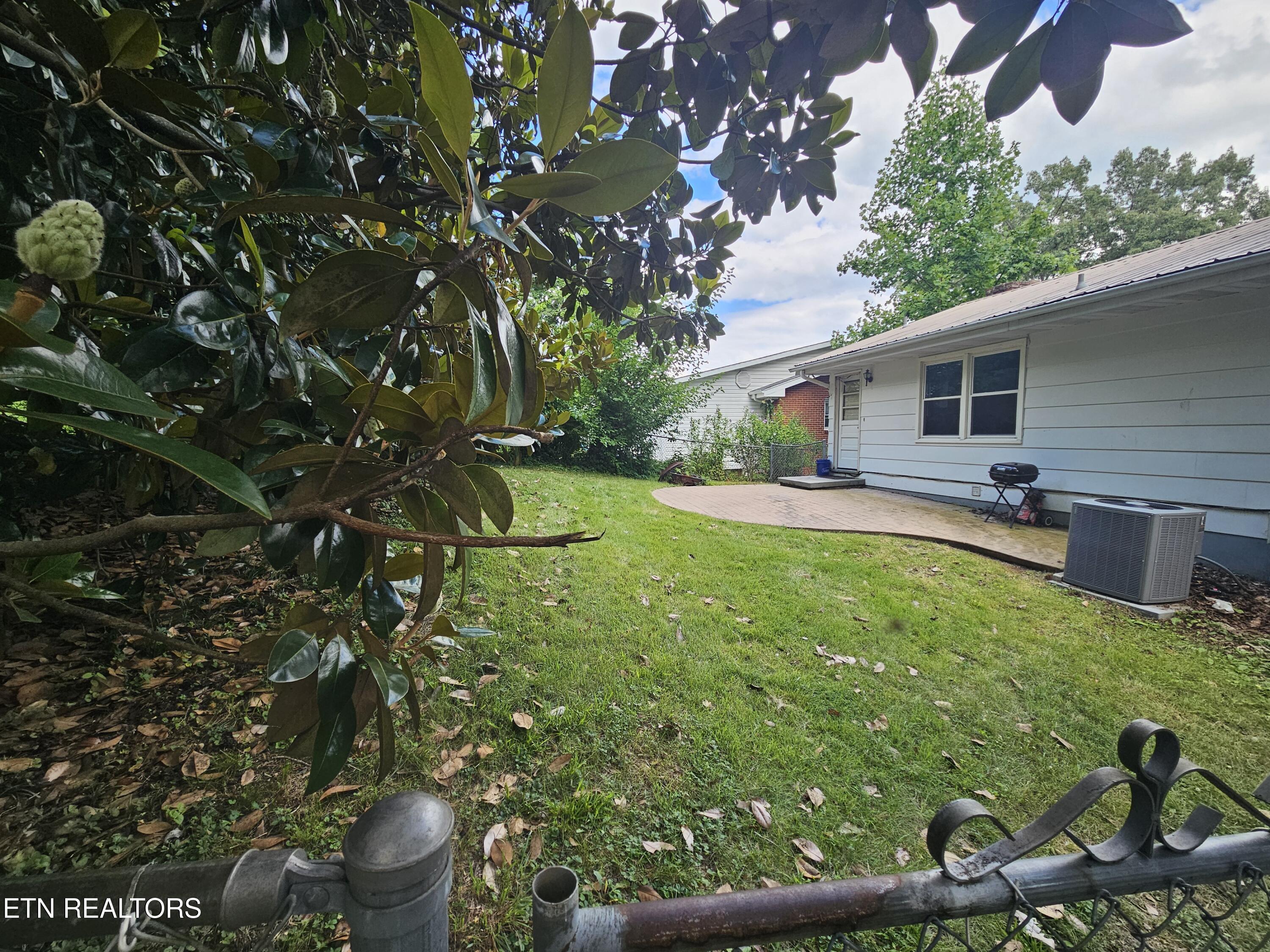 1725 S Forest Drive Knoxville TN 37920