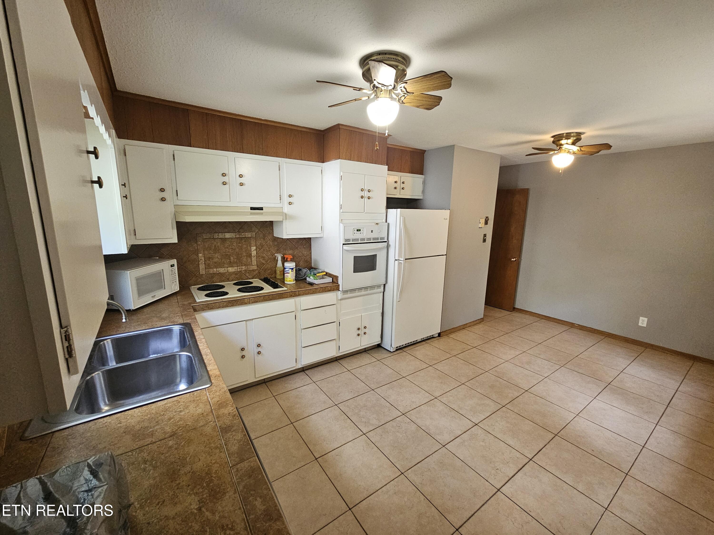 1725 S Forest Drive Knoxville TN 37920