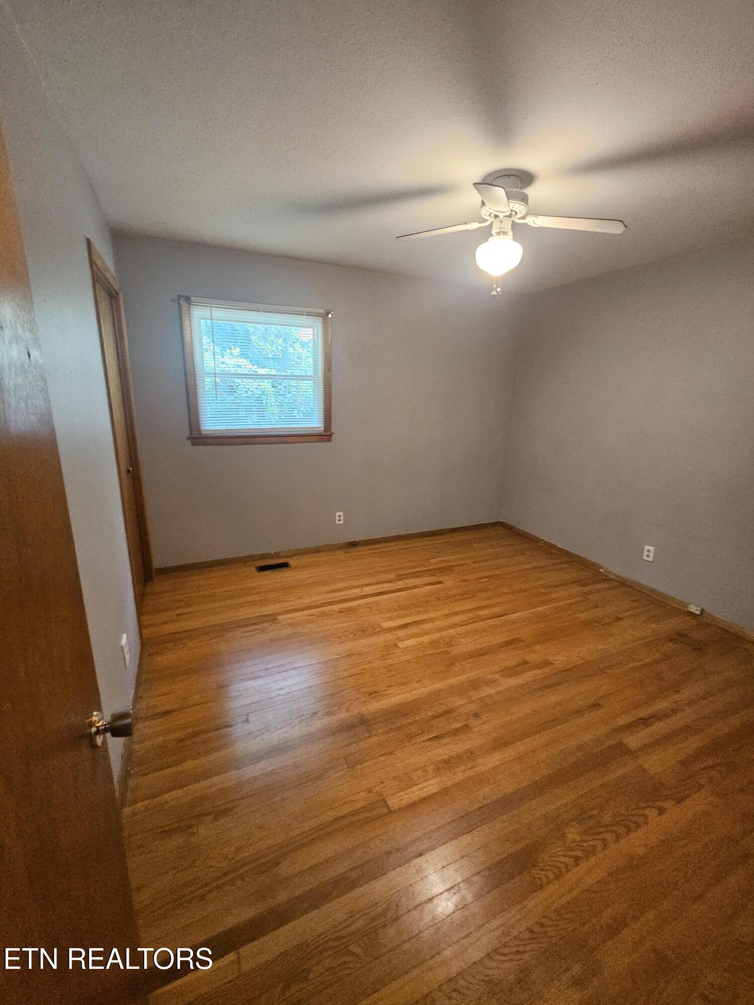 1725 S Forest Drive Knoxville TN 37920