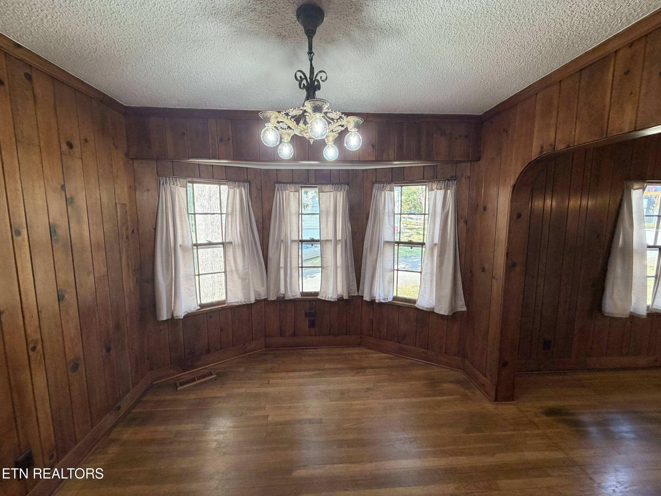 611 Phillips Avenue Knoxville TN 37920