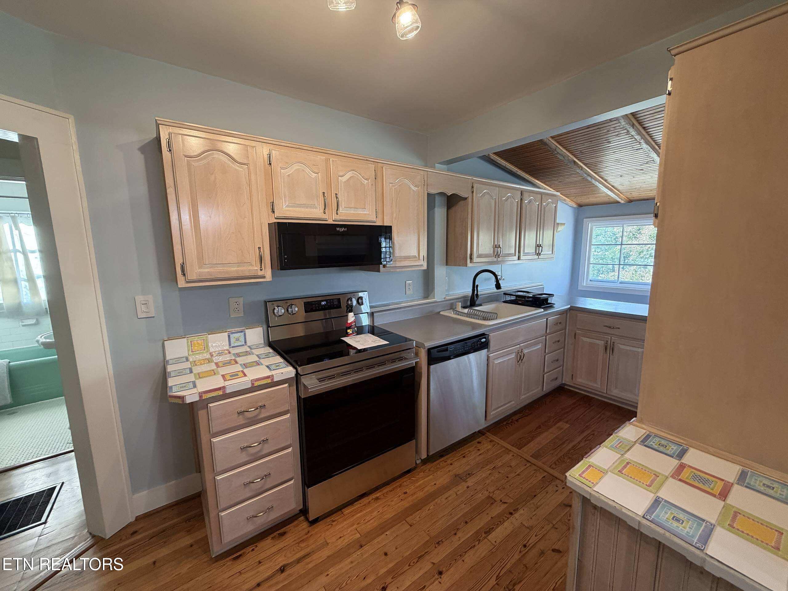 611 Phillips Avenue Knoxville TN 37920