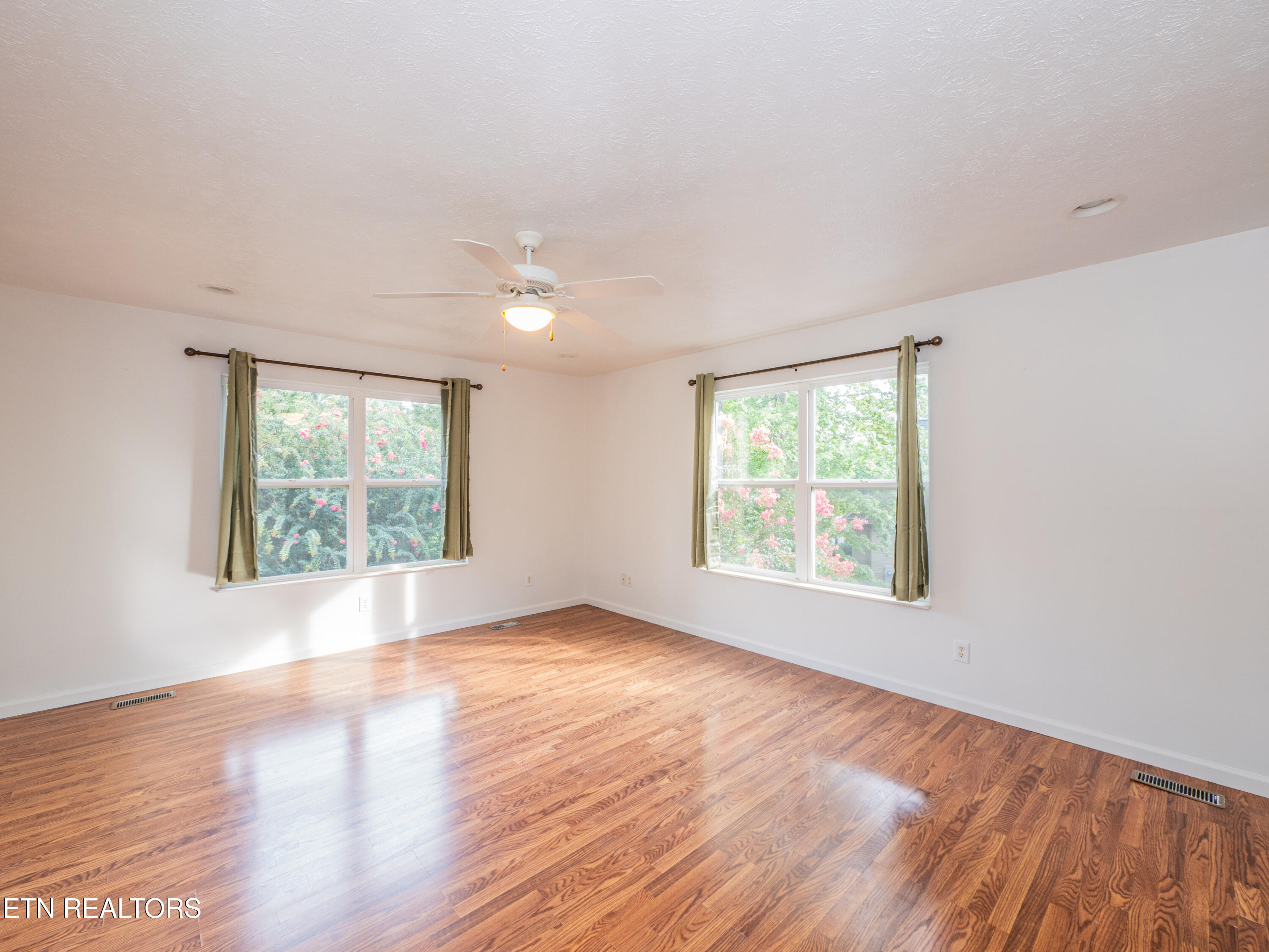 215 Tahlequah Drive Loudon TN 37774