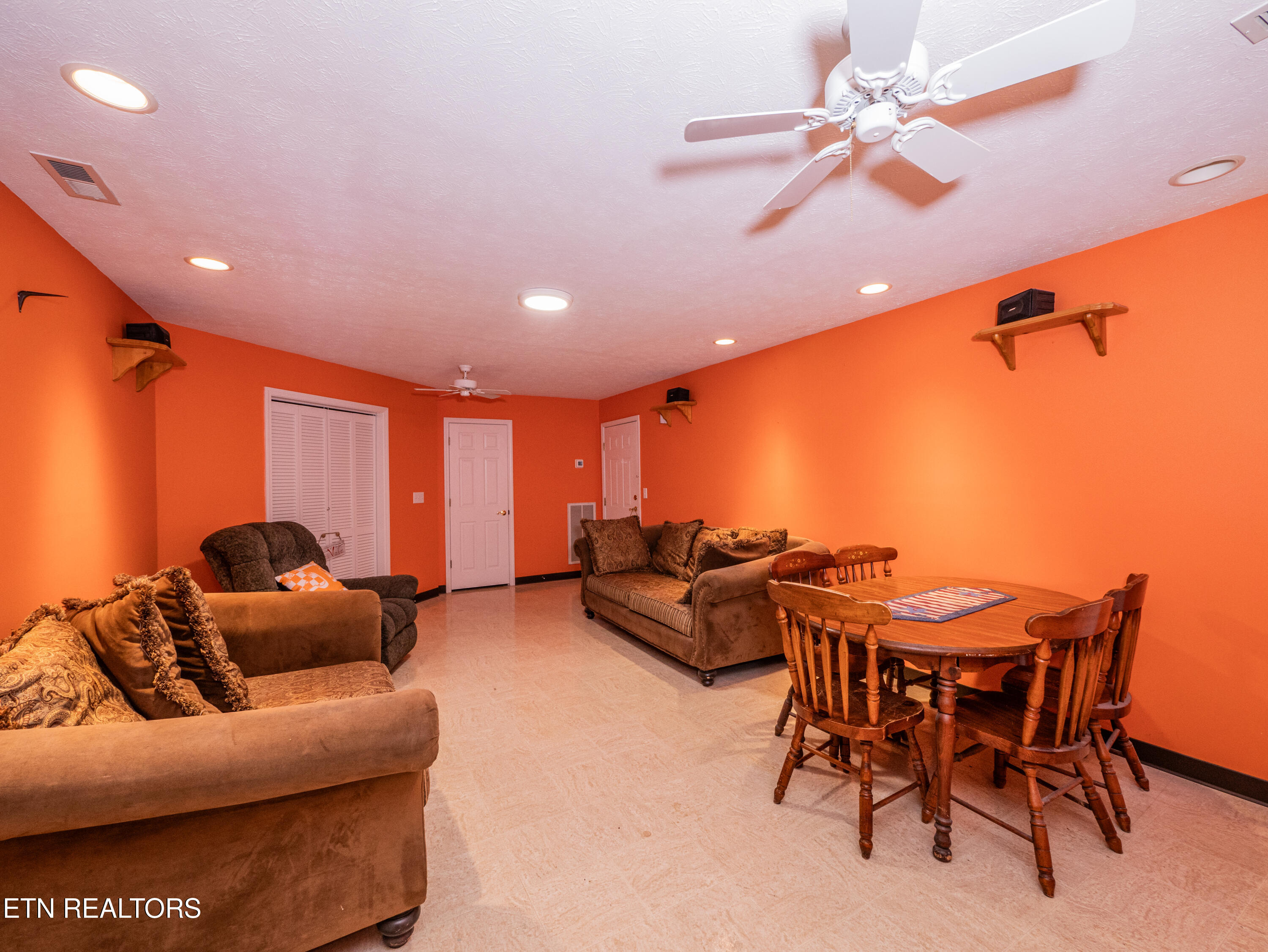 215 Tahlequah Drive Loudon TN 37774
