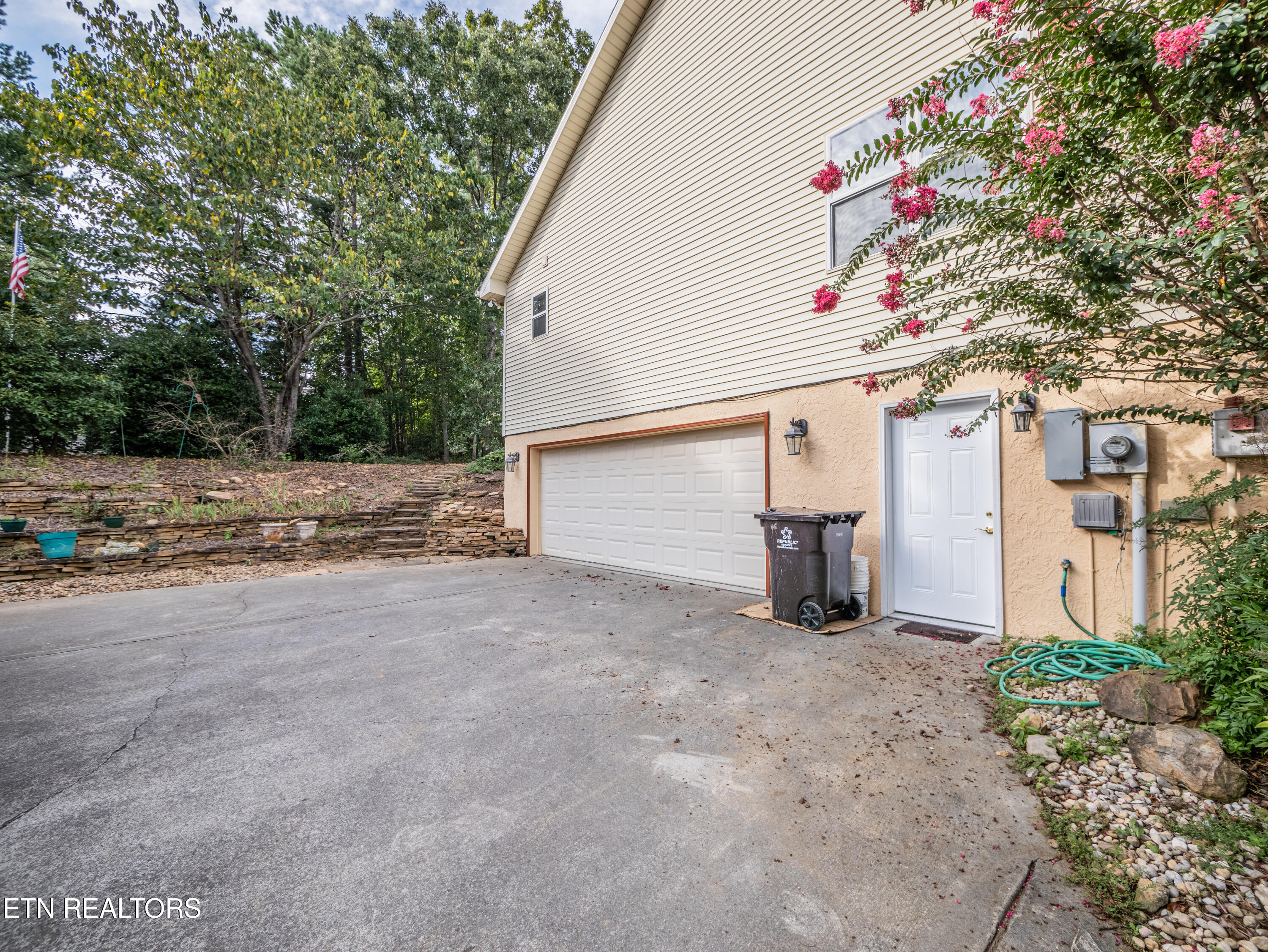 215 Tahlequah Drive Loudon TN 37774