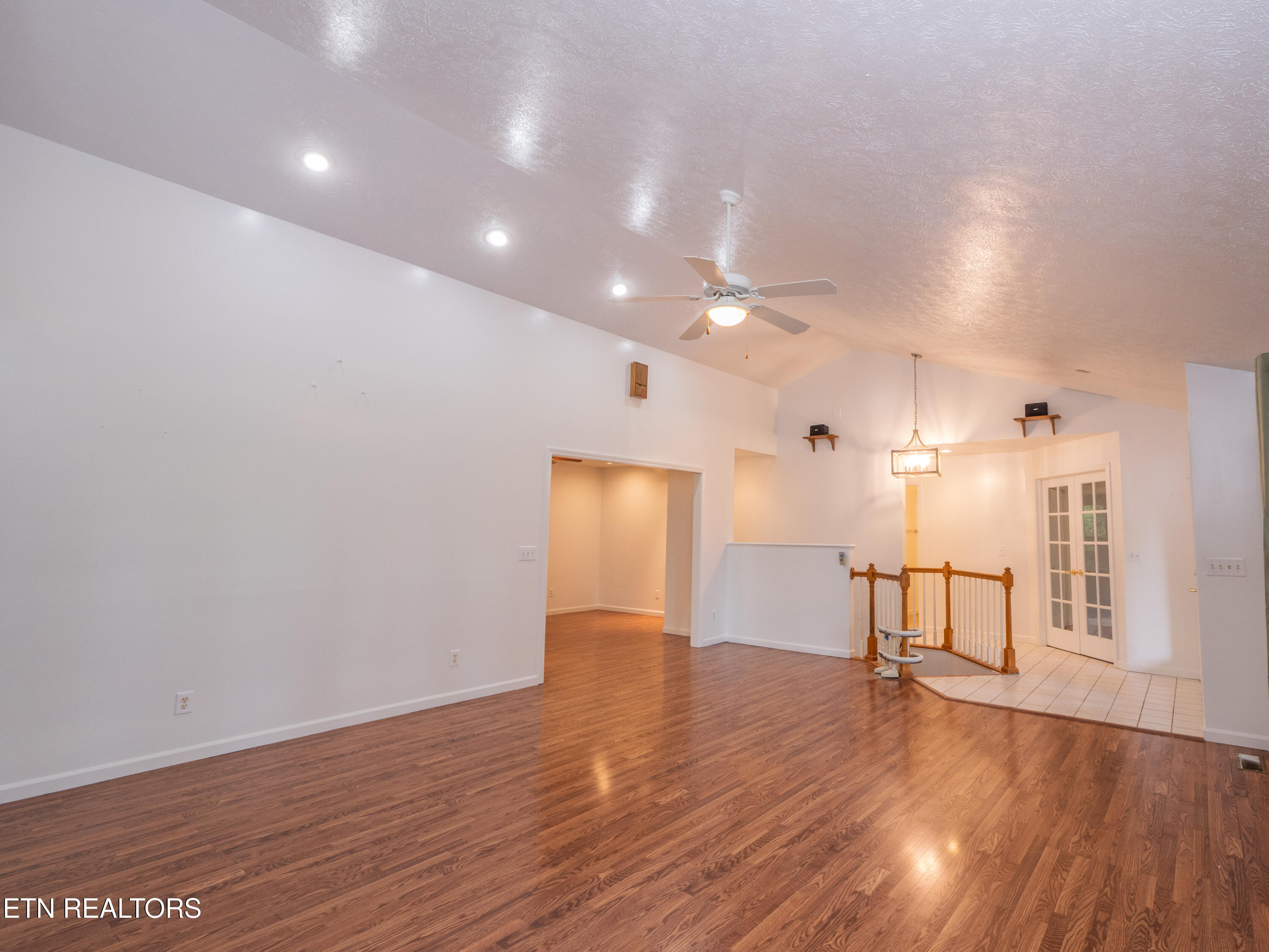 215 Tahlequah Drive Loudon TN 37774