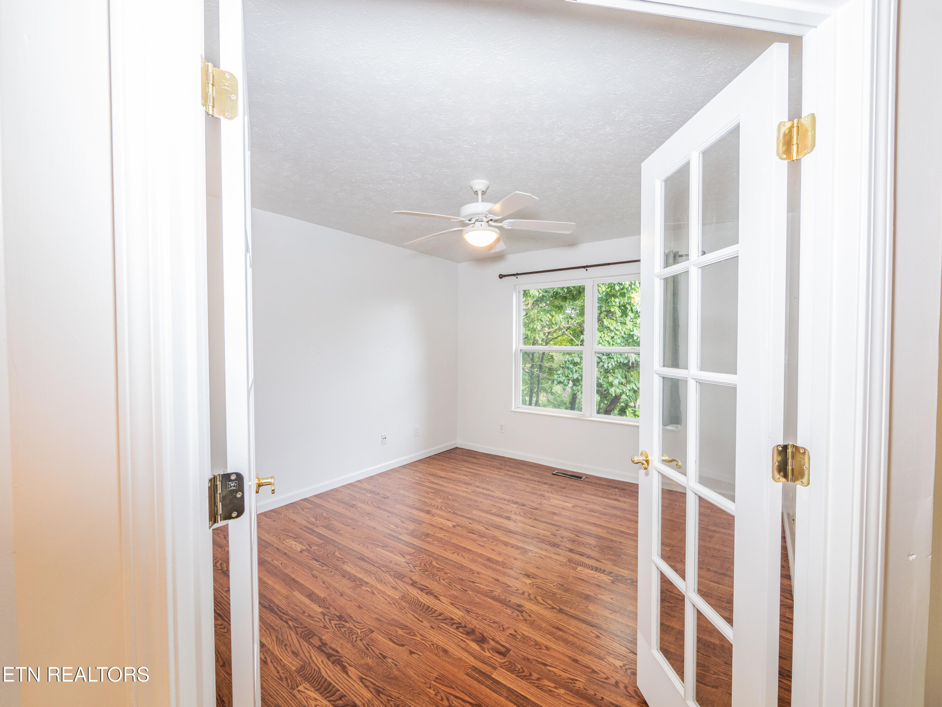 215 Tahlequah Drive Loudon TN 37774