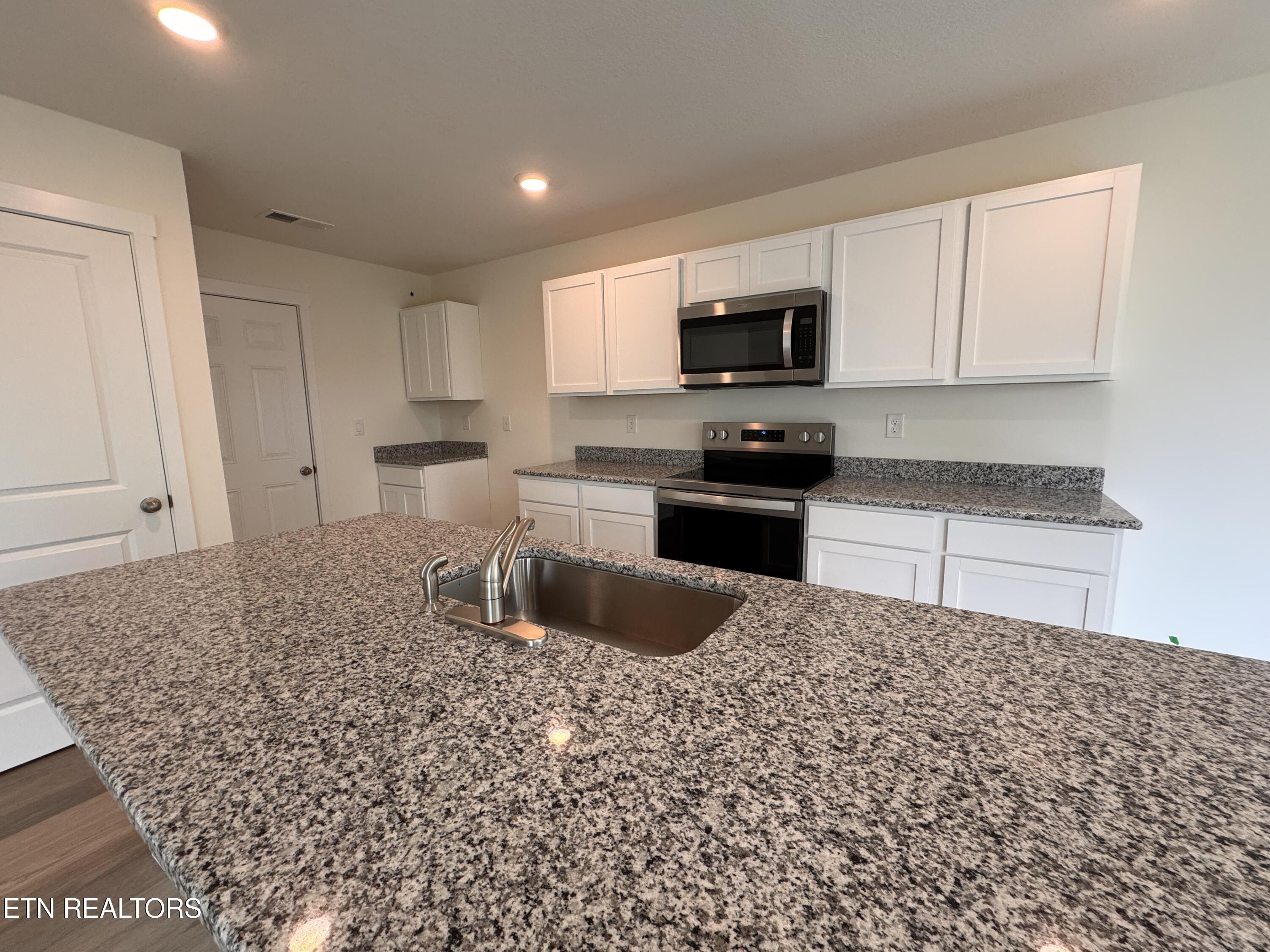 574 White Oak Lane Vonore TN 37885