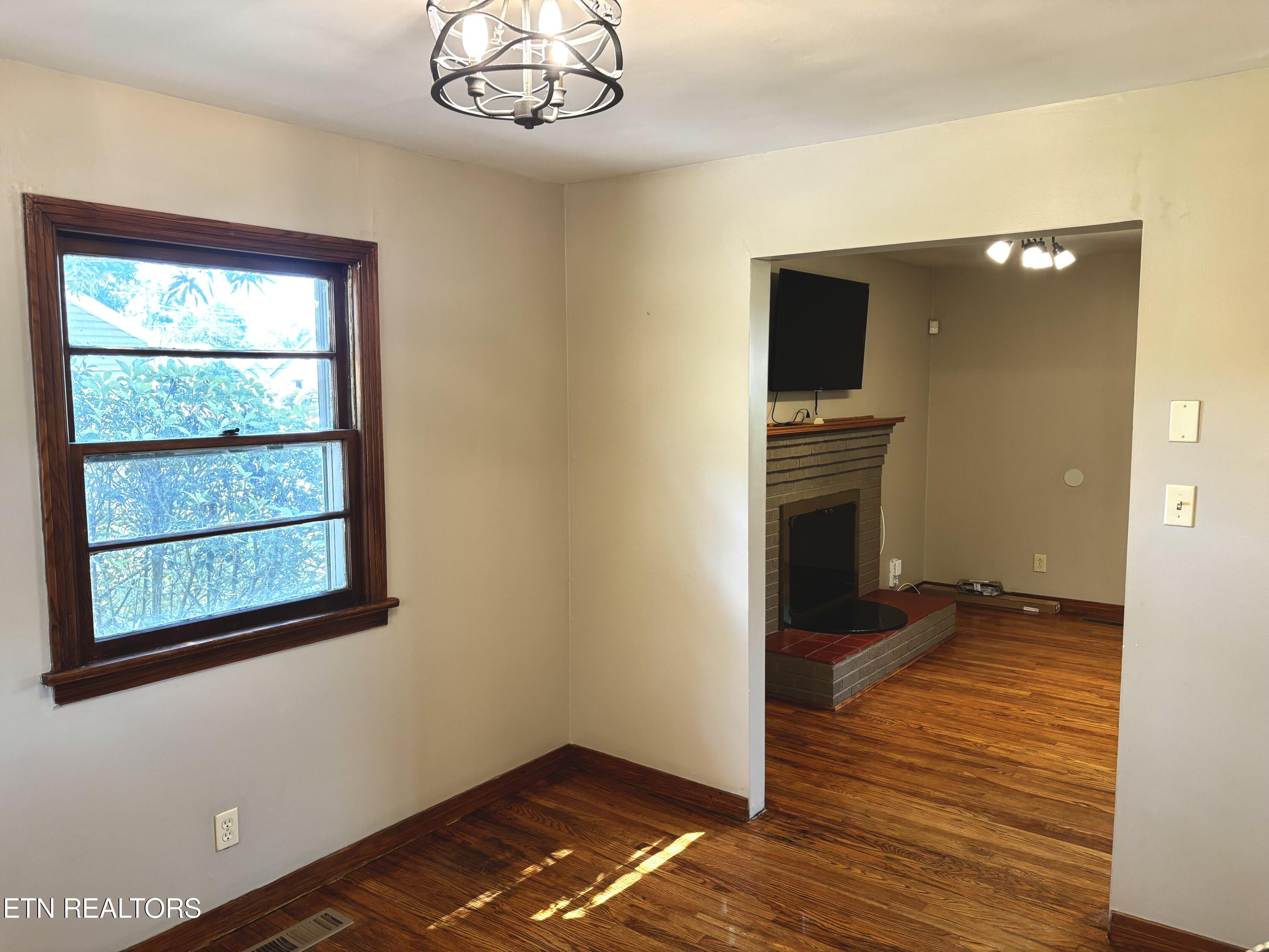 4106 Woodlawn Pike Knoxville TN 37920