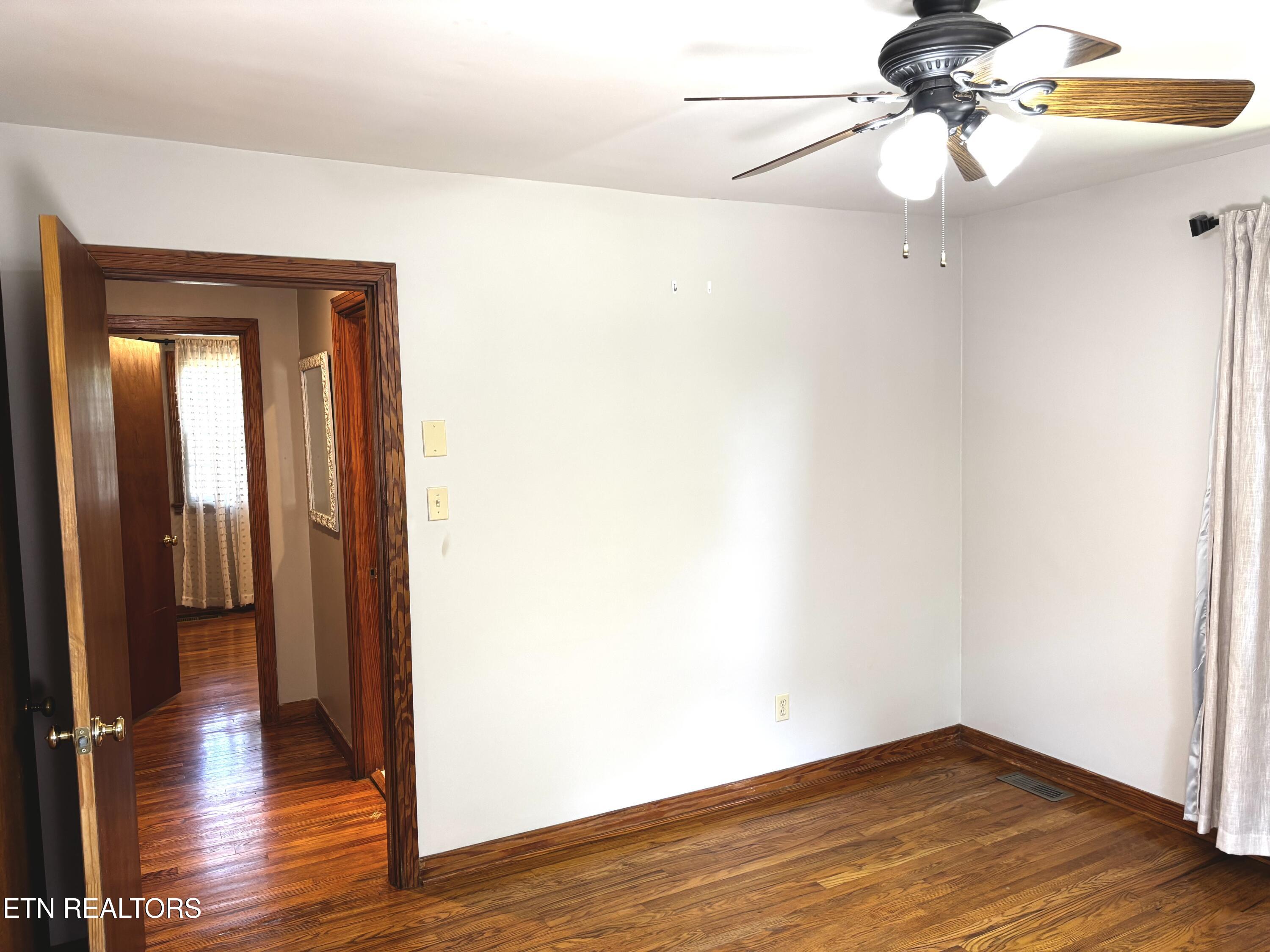4106 Woodlawn Pike Knoxville TN 37920
