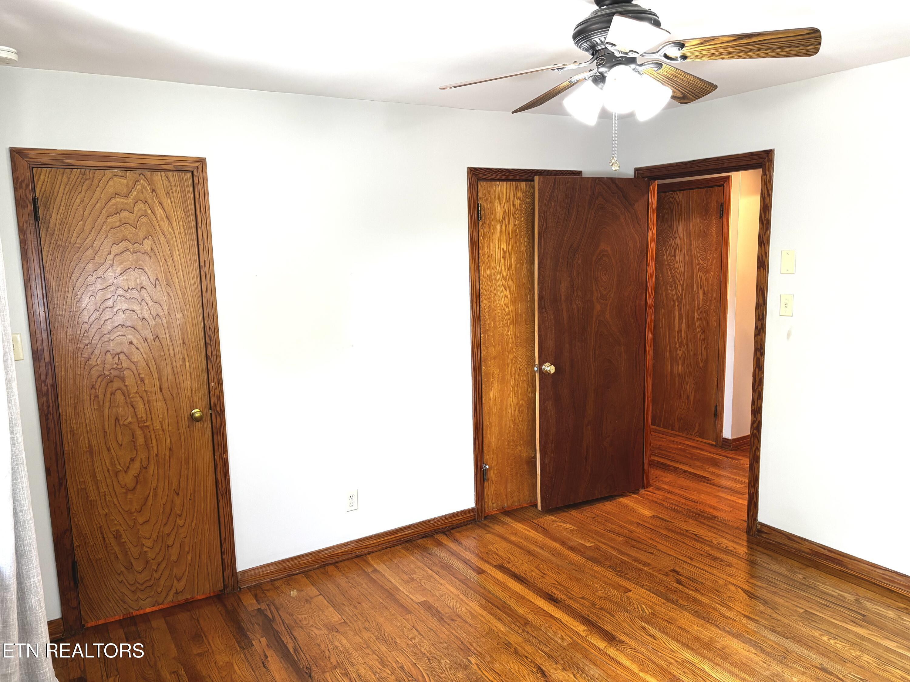 4106 Woodlawn Pike Knoxville TN 37920