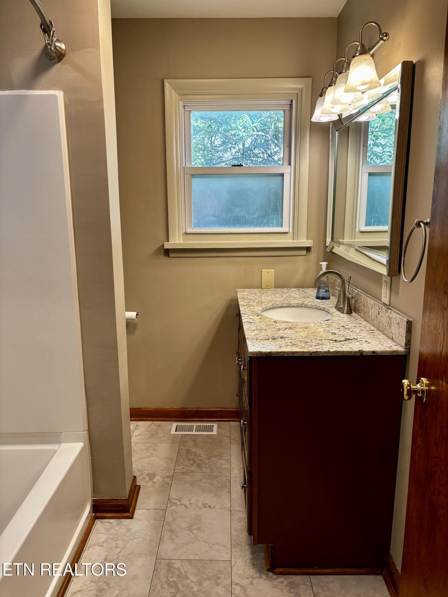 4106 Woodlawn Pike Knoxville TN 37920