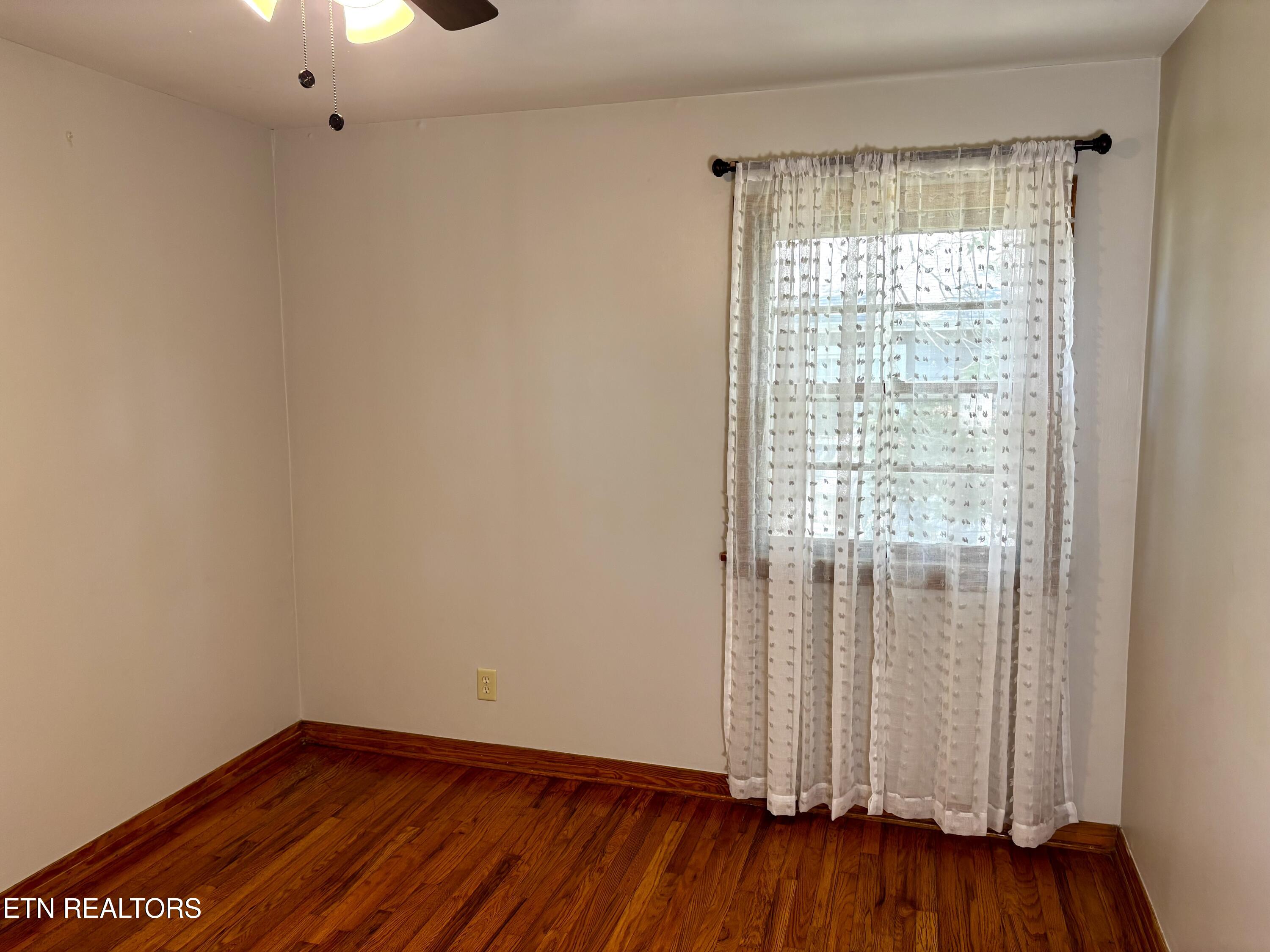 4106 Woodlawn Pike Knoxville TN 37920