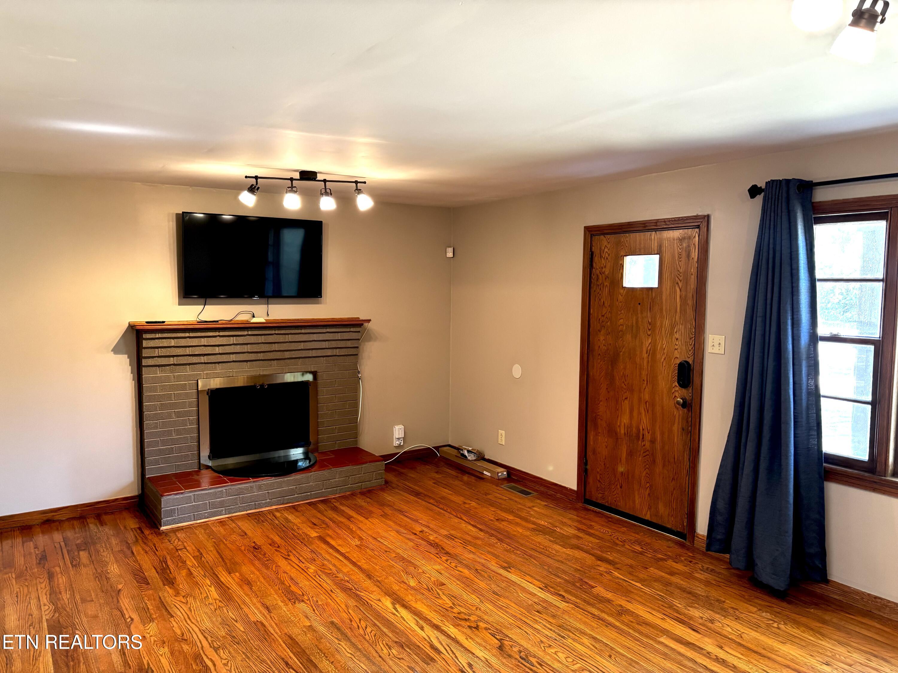 4106 Woodlawn Pike Knoxville TN 37920