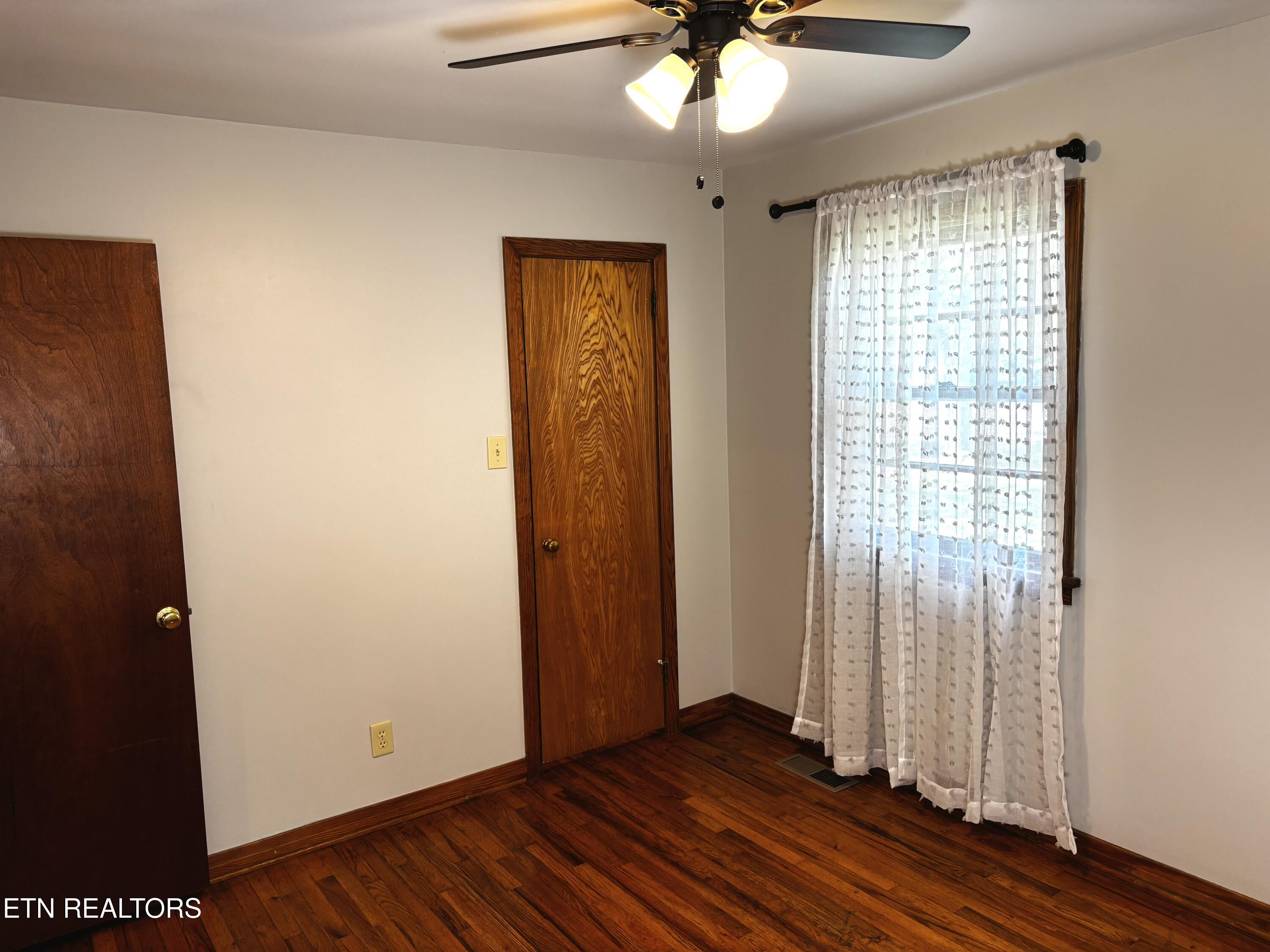 4106 Woodlawn Pike Knoxville TN 37920