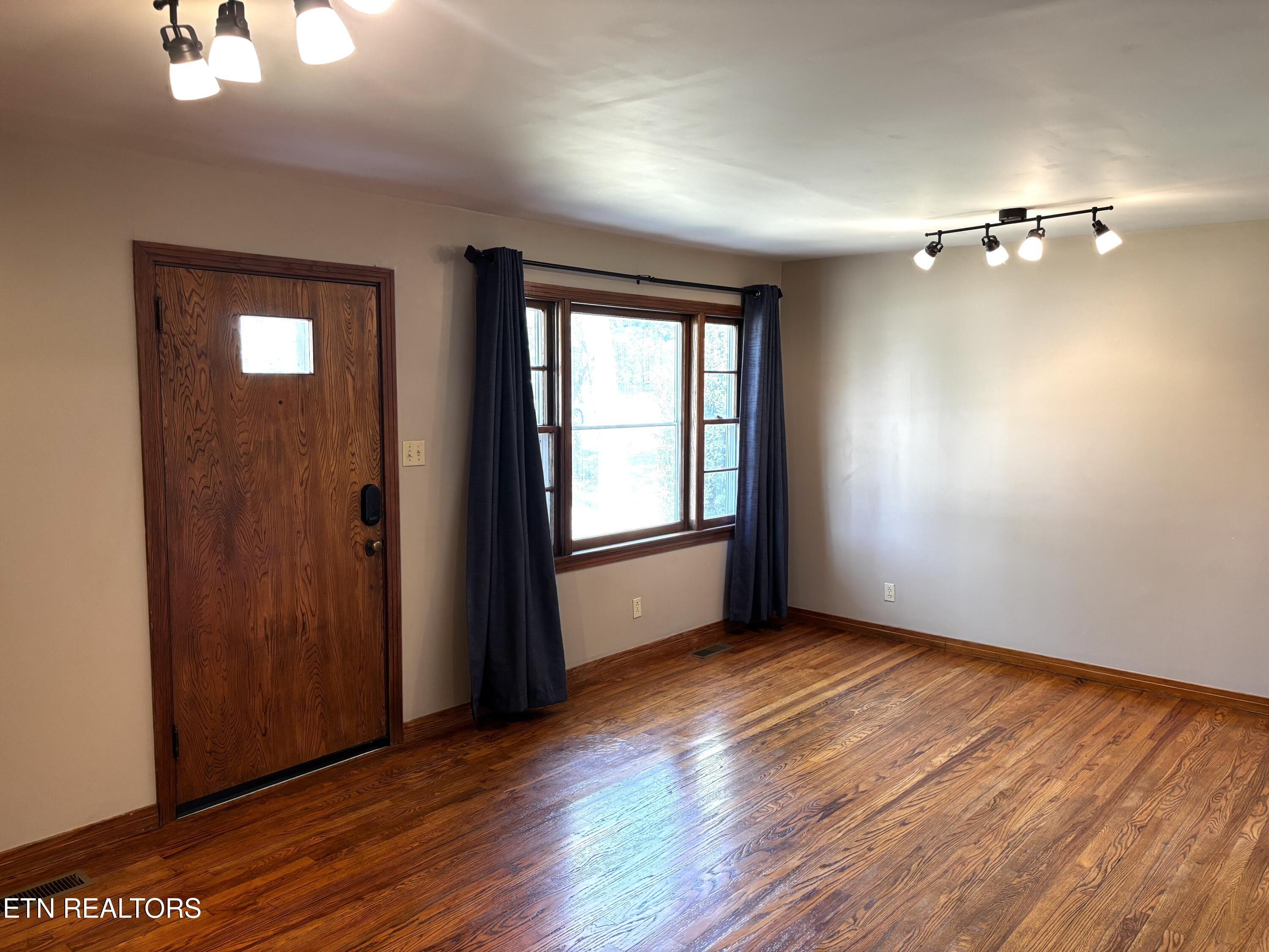 4106 Woodlawn Pike Knoxville TN 37920