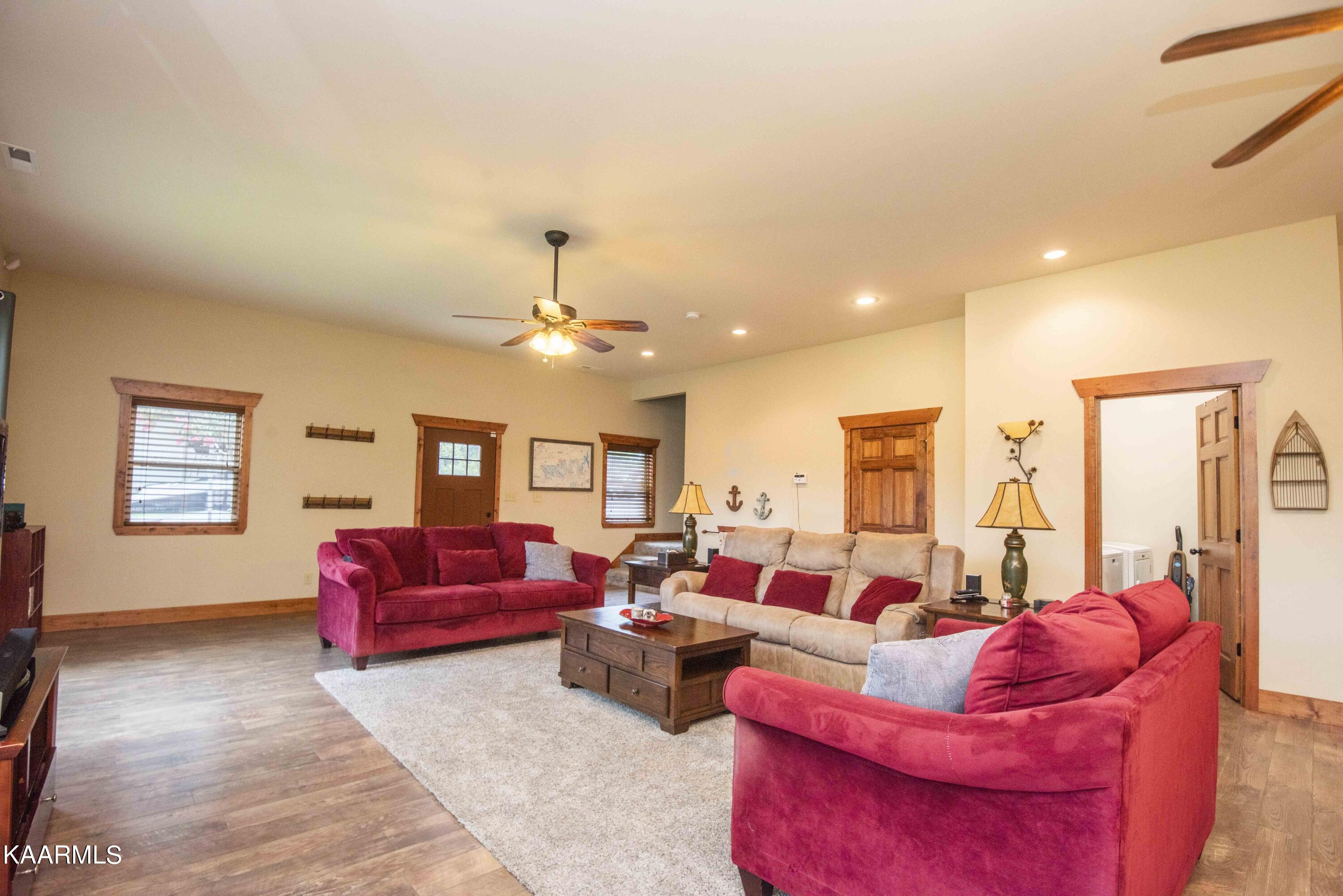 2499 Jim Henry Road Dandridge TN 37725