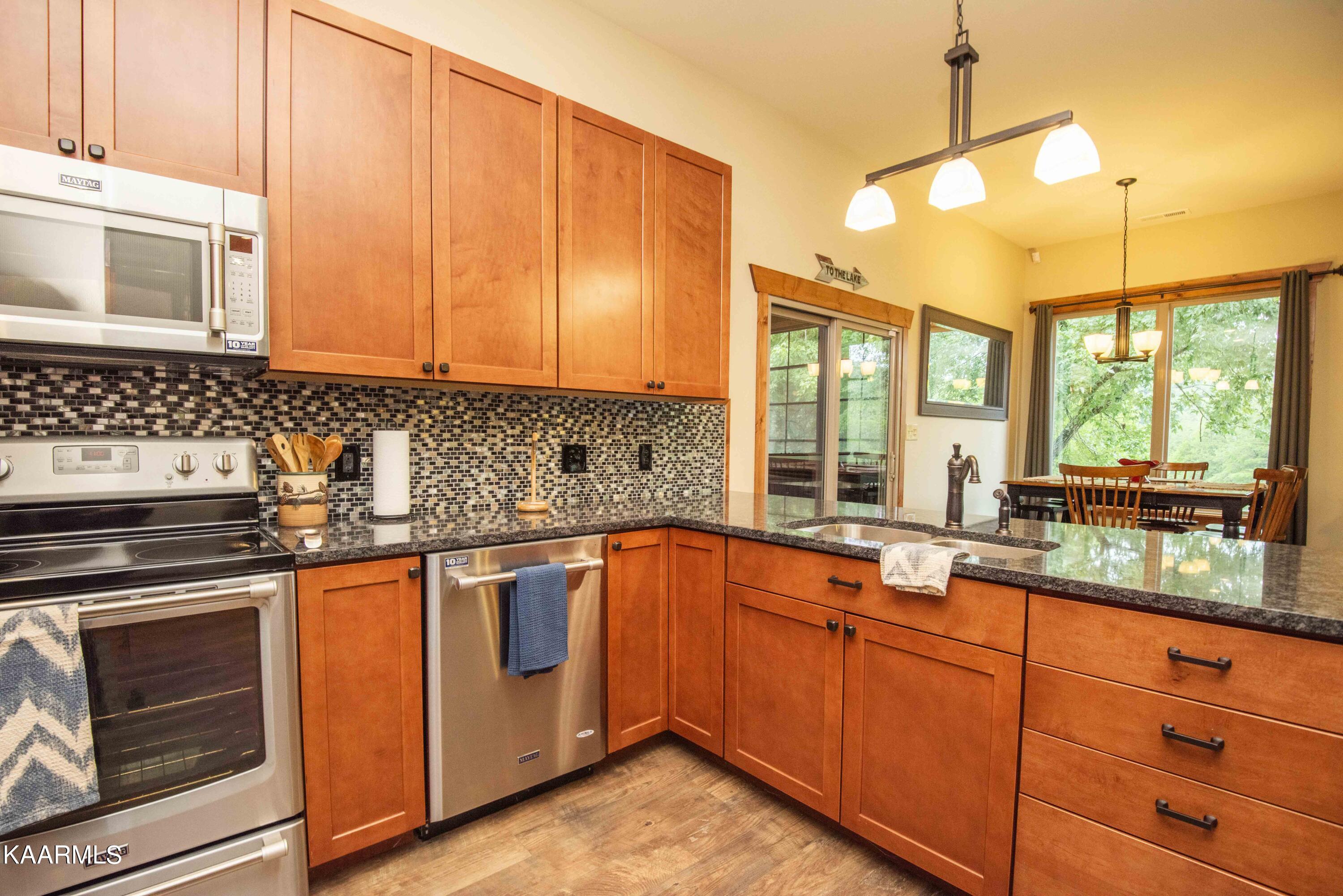 2499 Jim Henry Road Dandridge TN 37725