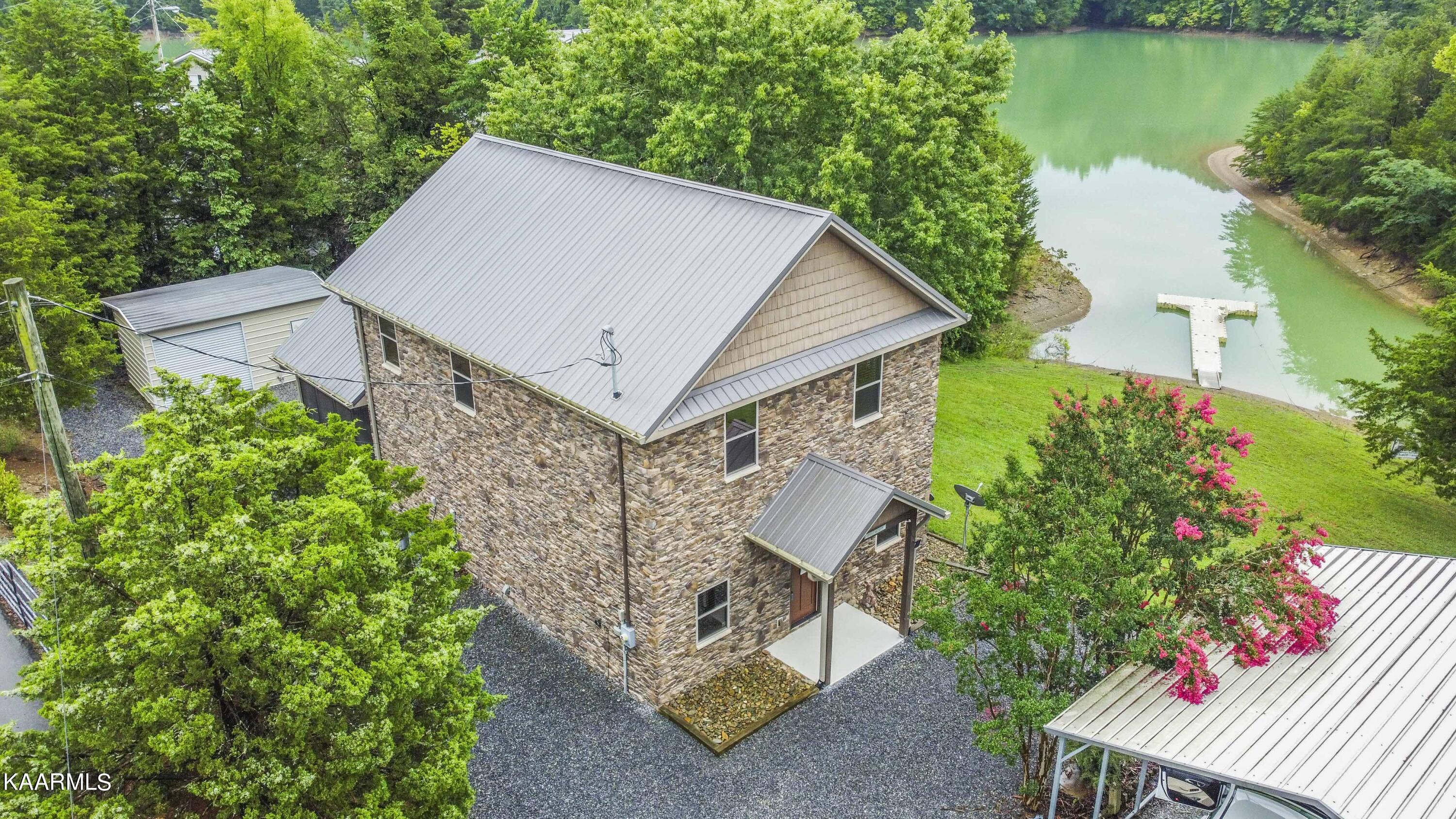 2499 Jim Henry Road Dandridge TN 37725