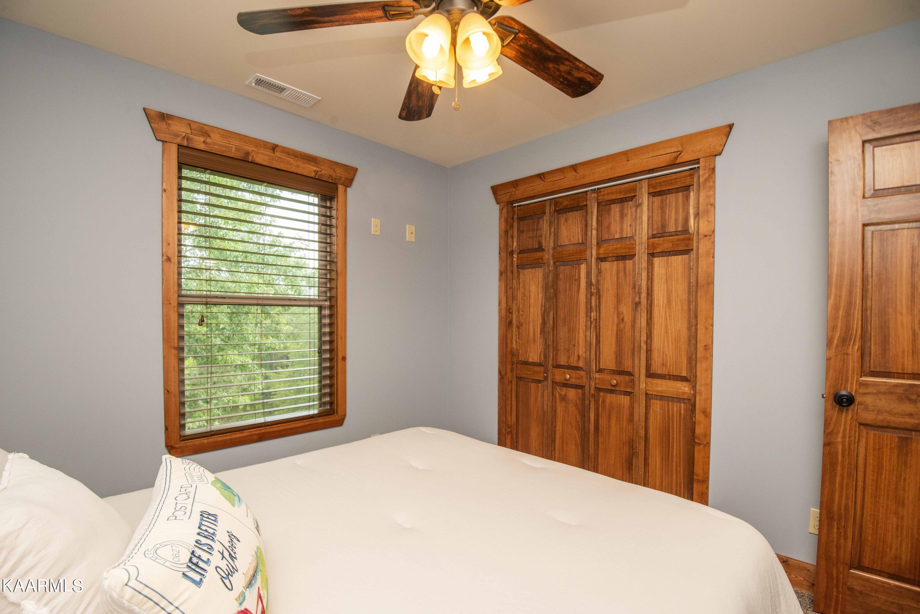 2499 Jim Henry Road Dandridge TN 37725