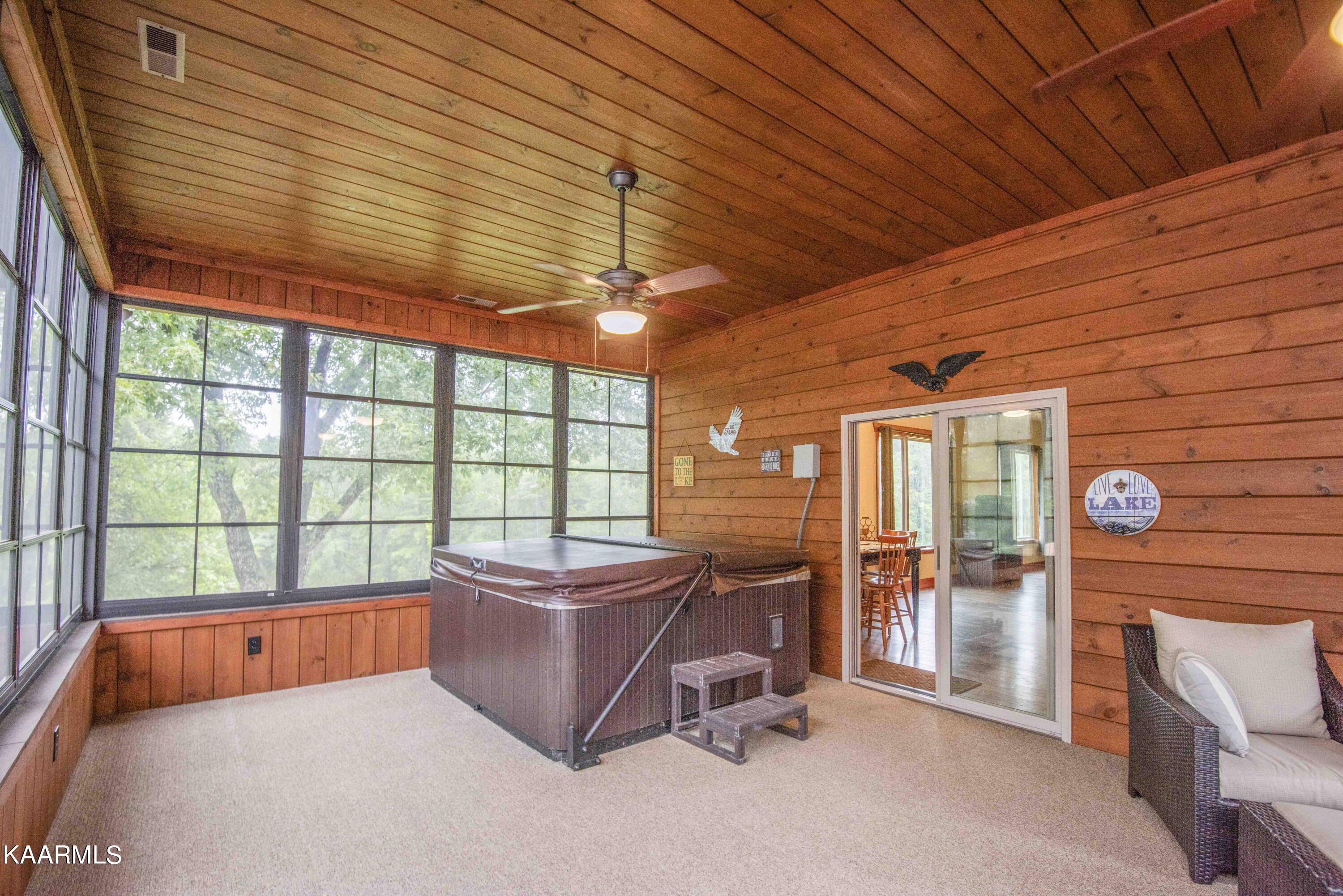 2499 Jim Henry Road Dandridge TN 37725