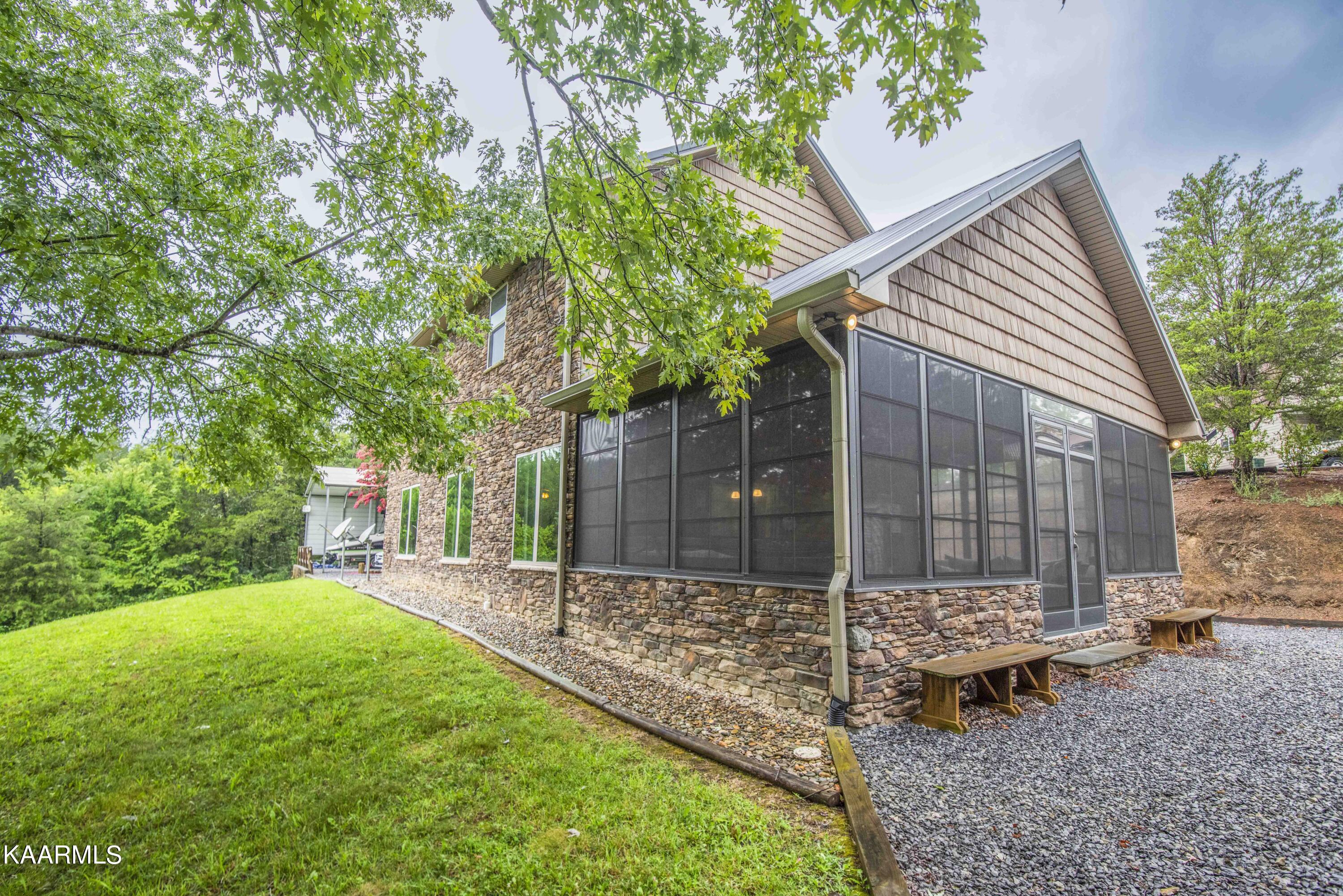 2499 Jim Henry Road Dandridge TN 37725