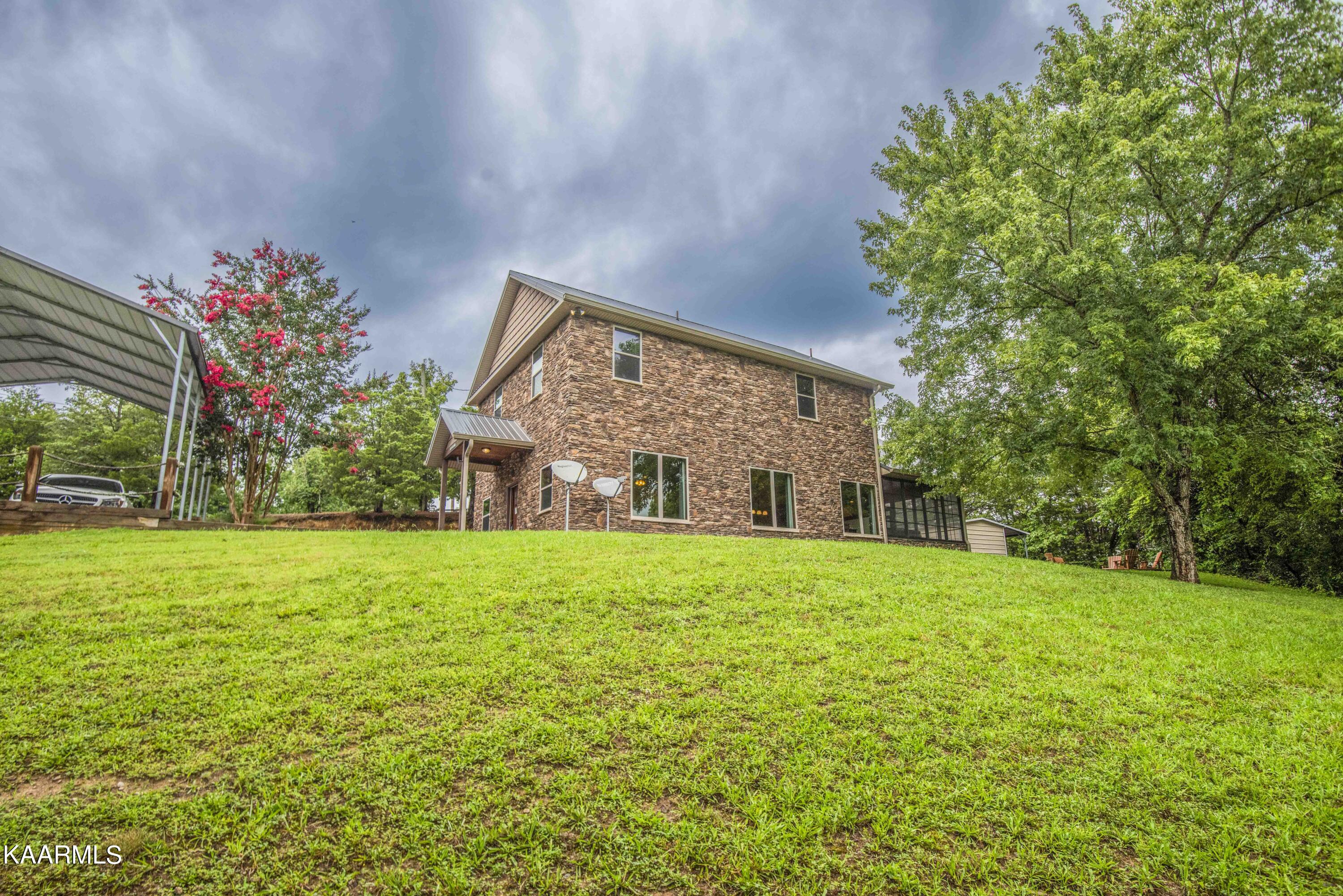 2499 Jim Henry Road Dandridge TN 37725