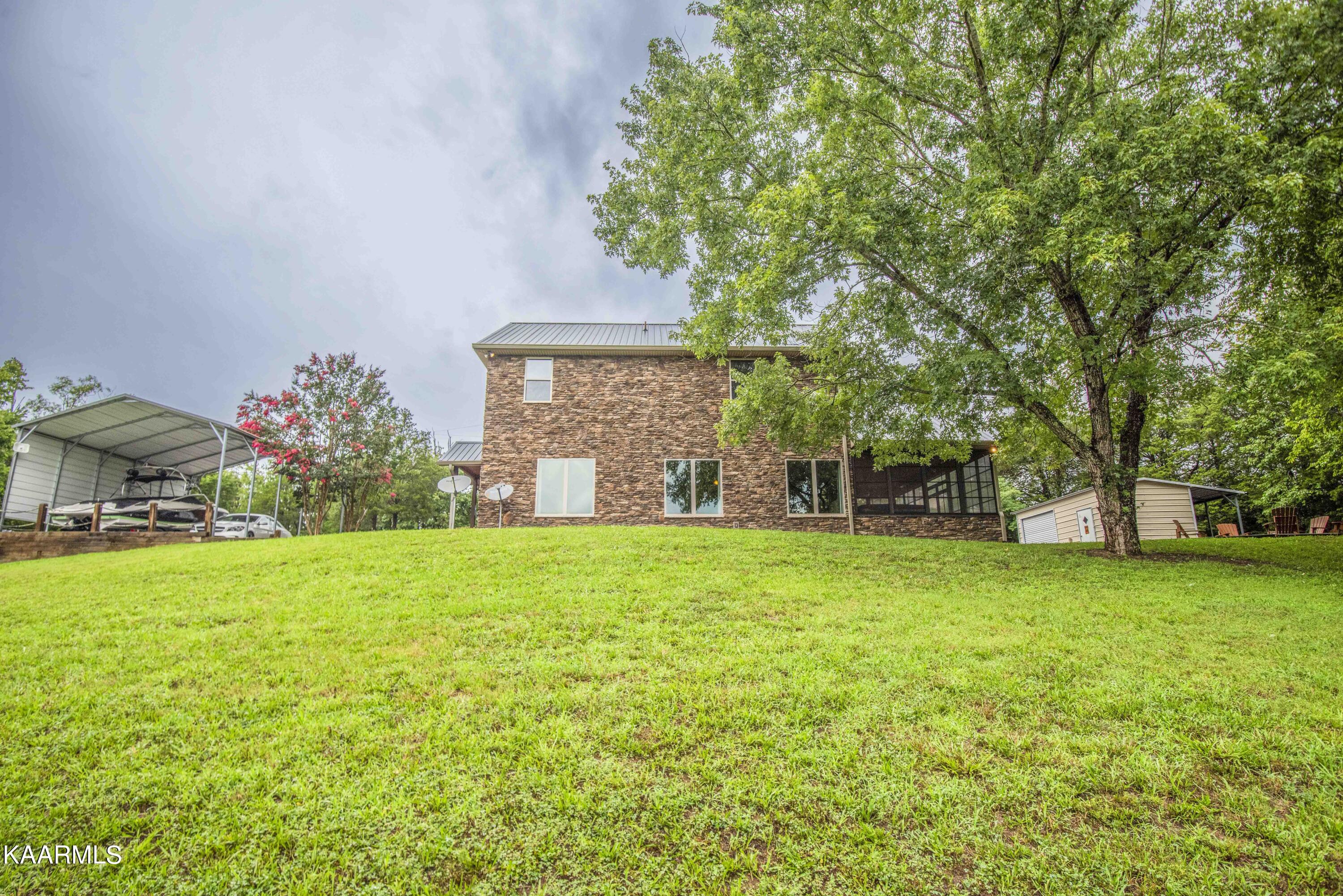 2499 Jim Henry Road Dandridge TN 37725