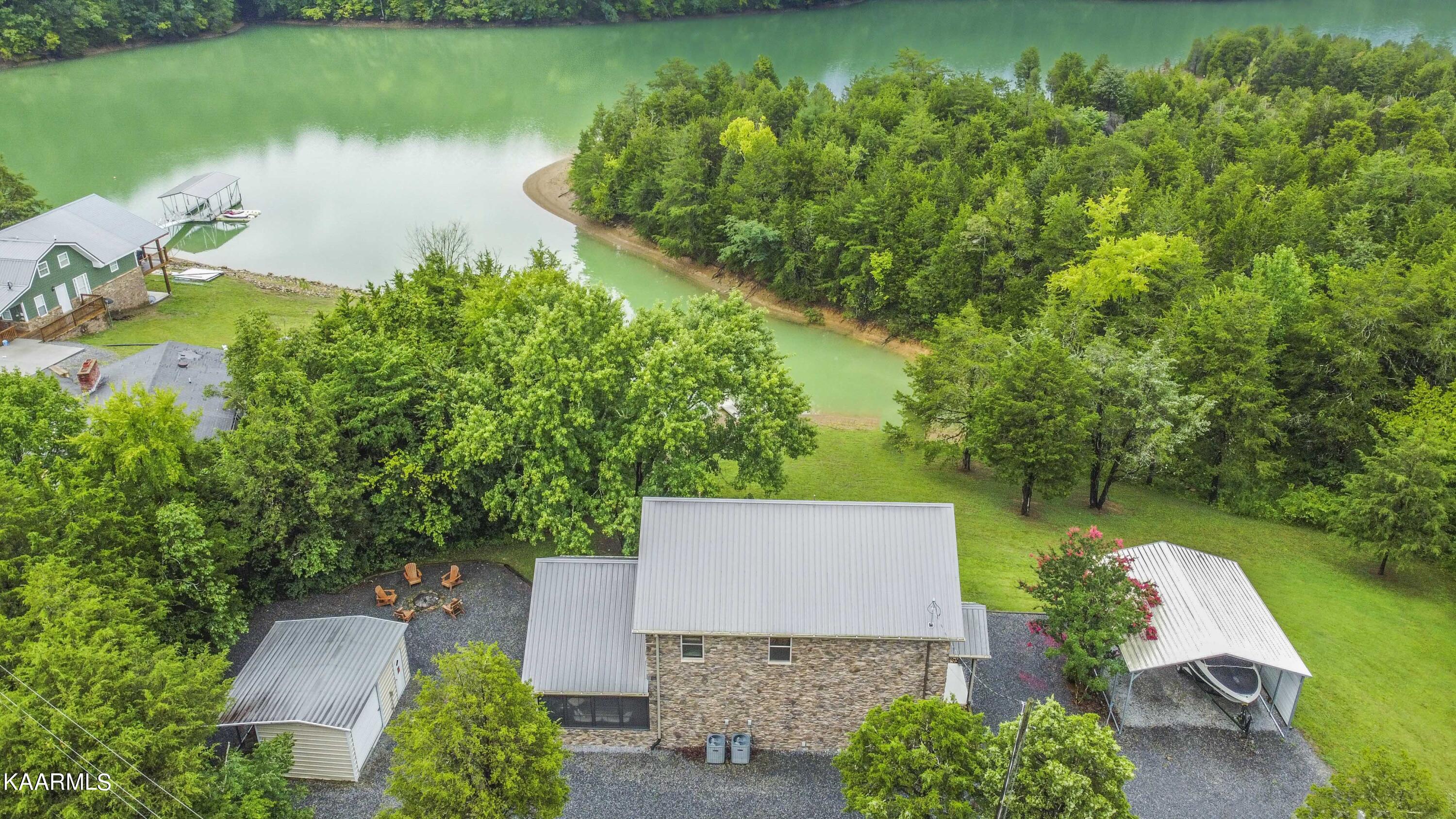 2499 Jim Henry Road Dandridge TN 37725