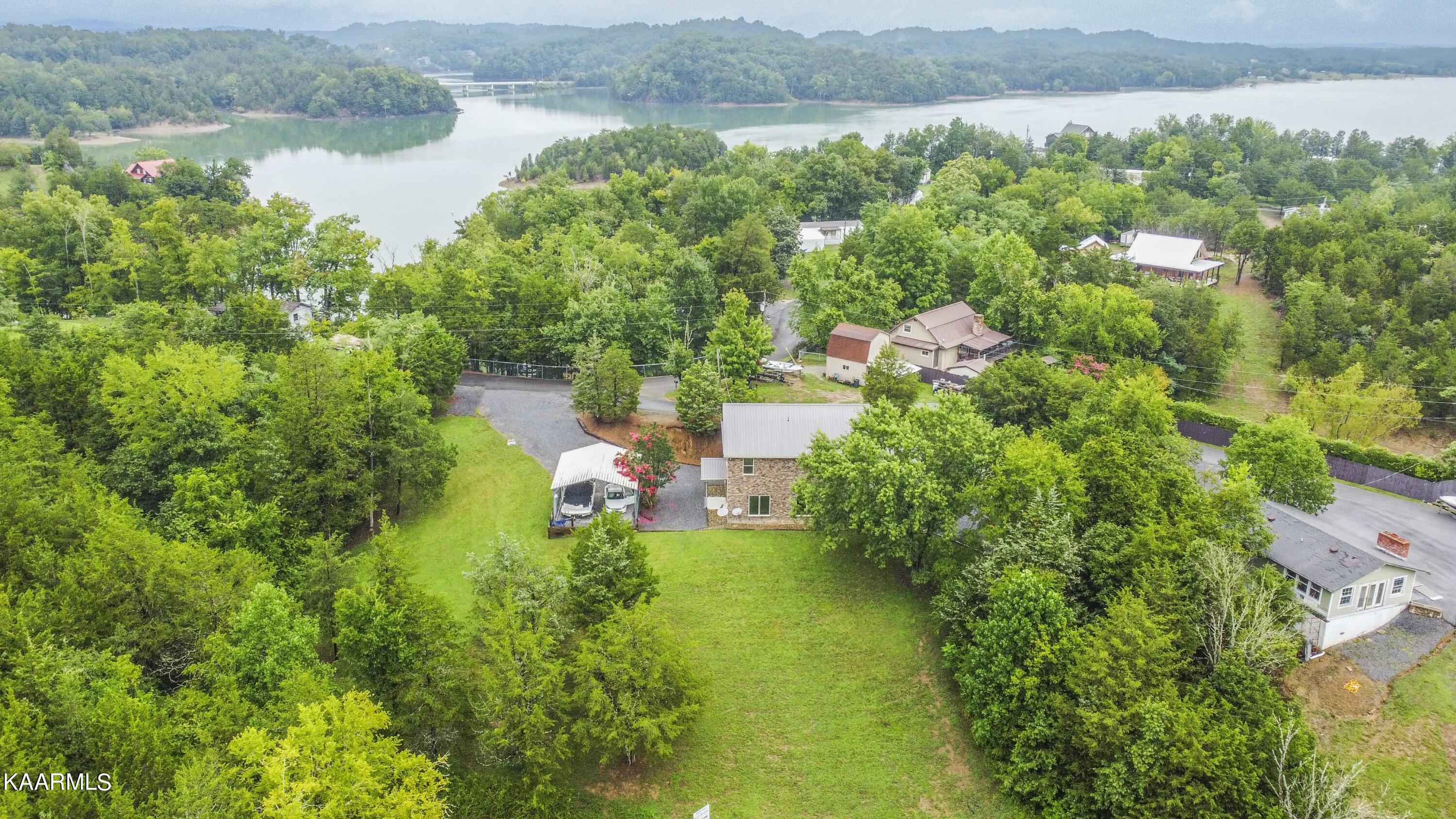 2499 Jim Henry Road Dandridge TN 37725