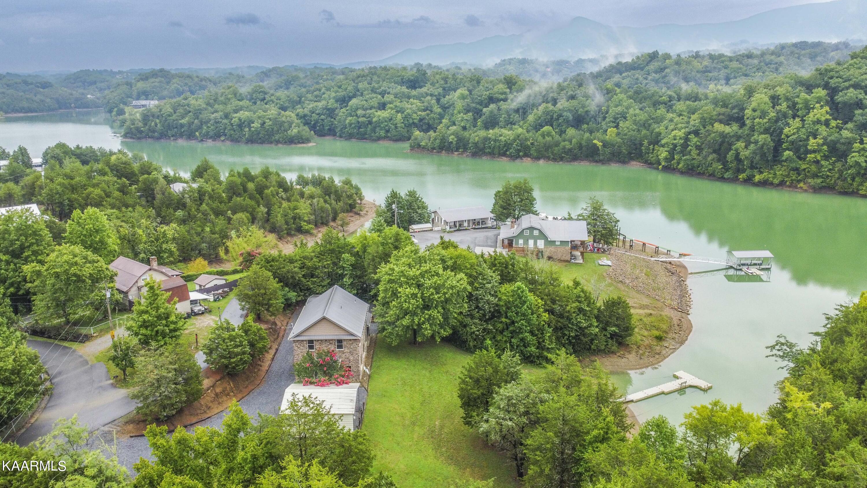 2499 Jim Henry Road Dandridge TN 37725
