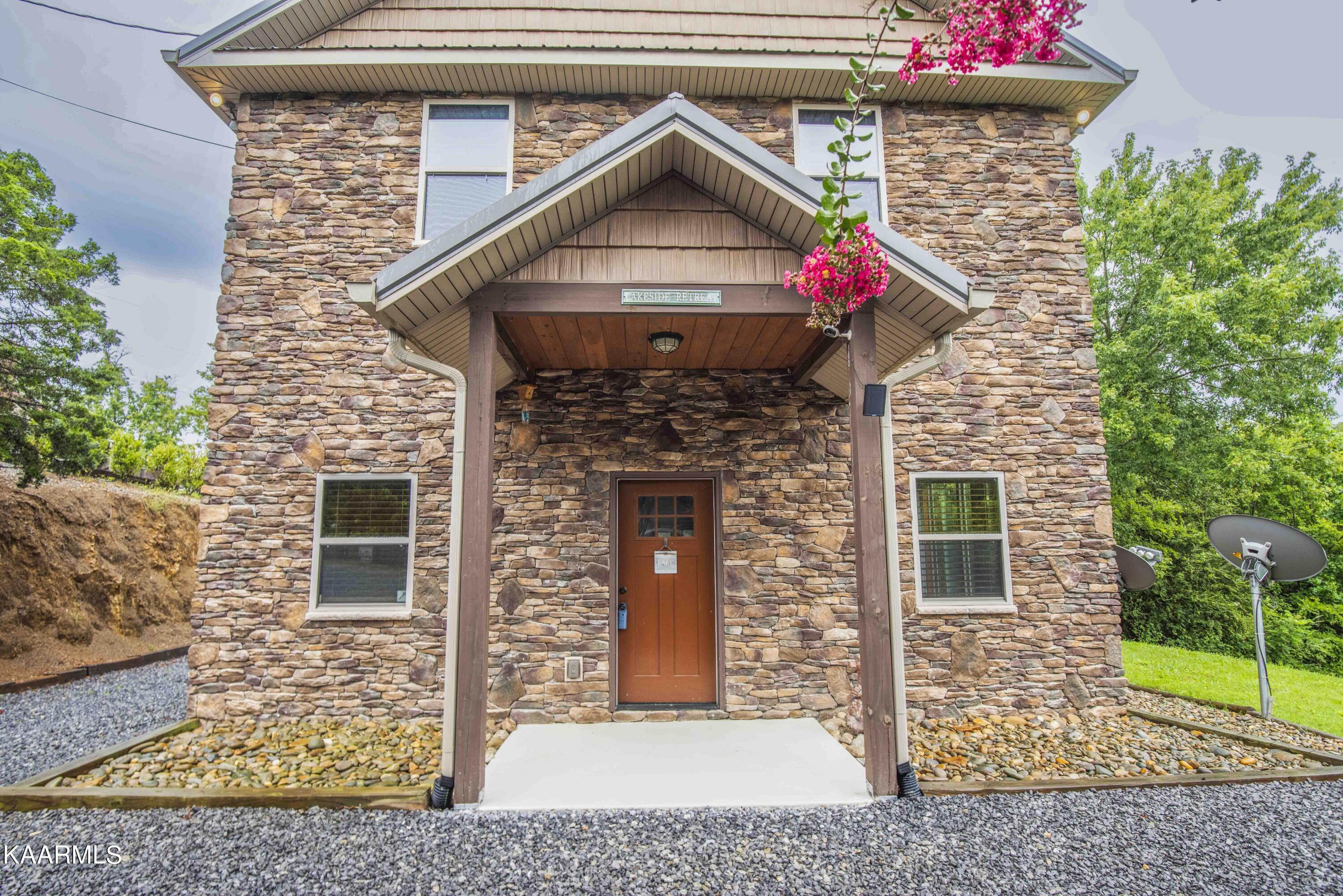 2499 Jim Henry Road Dandridge TN 37725