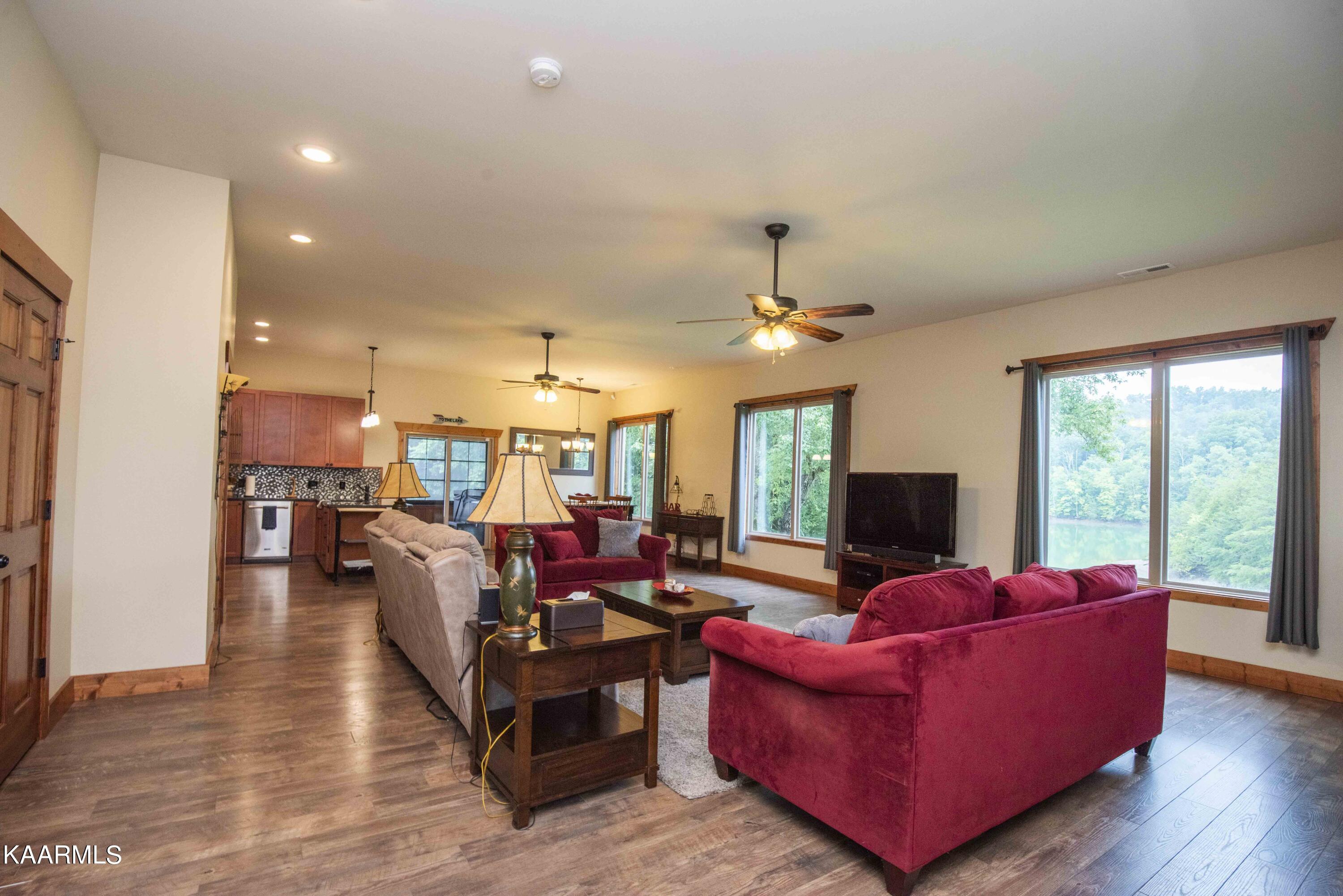 2499 Jim Henry Road Dandridge TN 37725