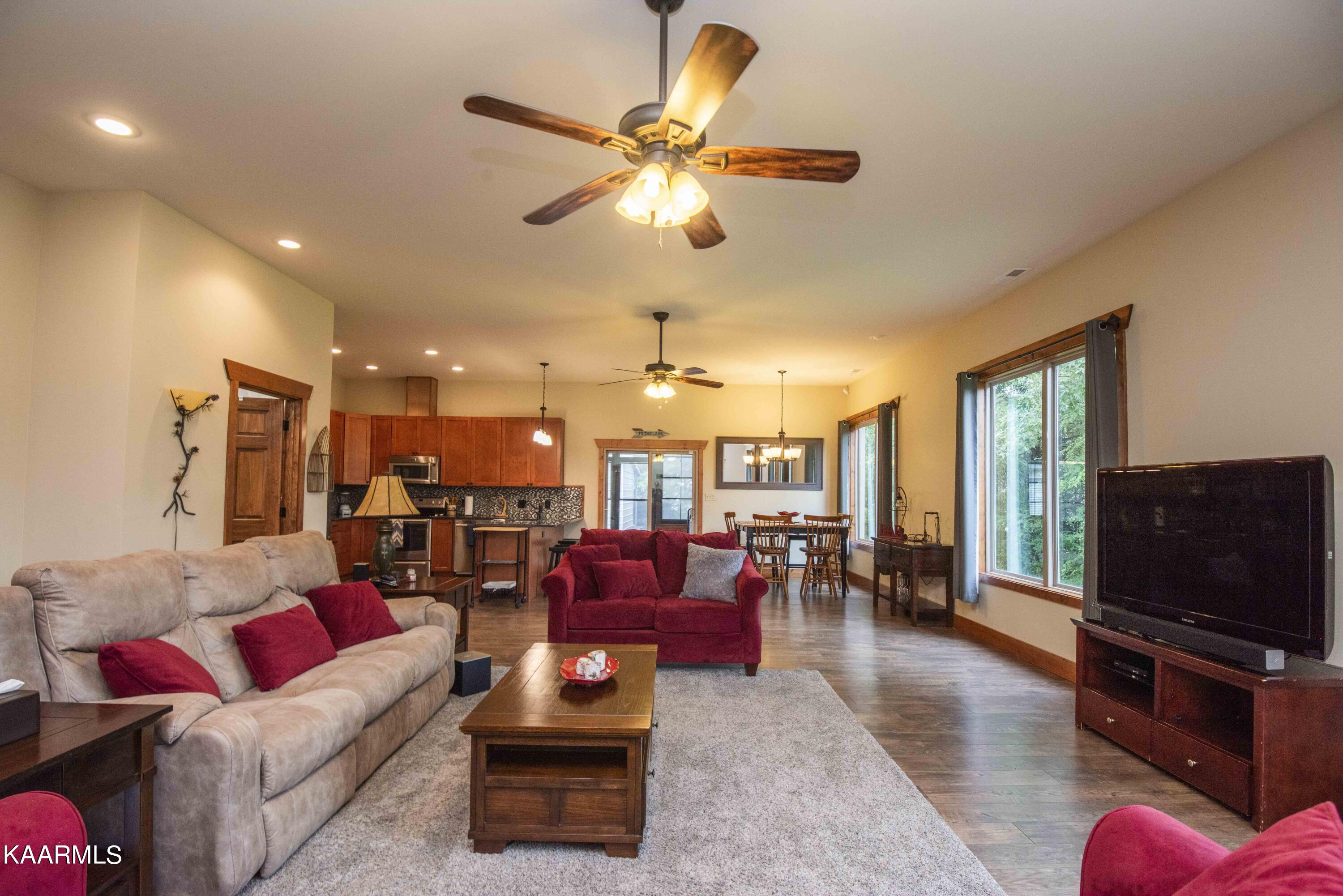 2499 Jim Henry Road Dandridge TN 37725