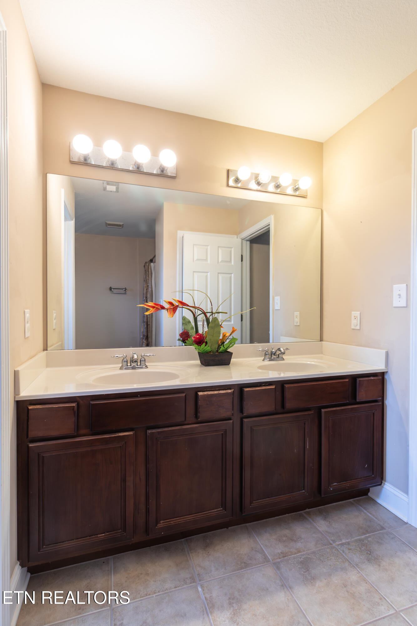 8334 Bay Garden Lane Knoxville TN 37938
