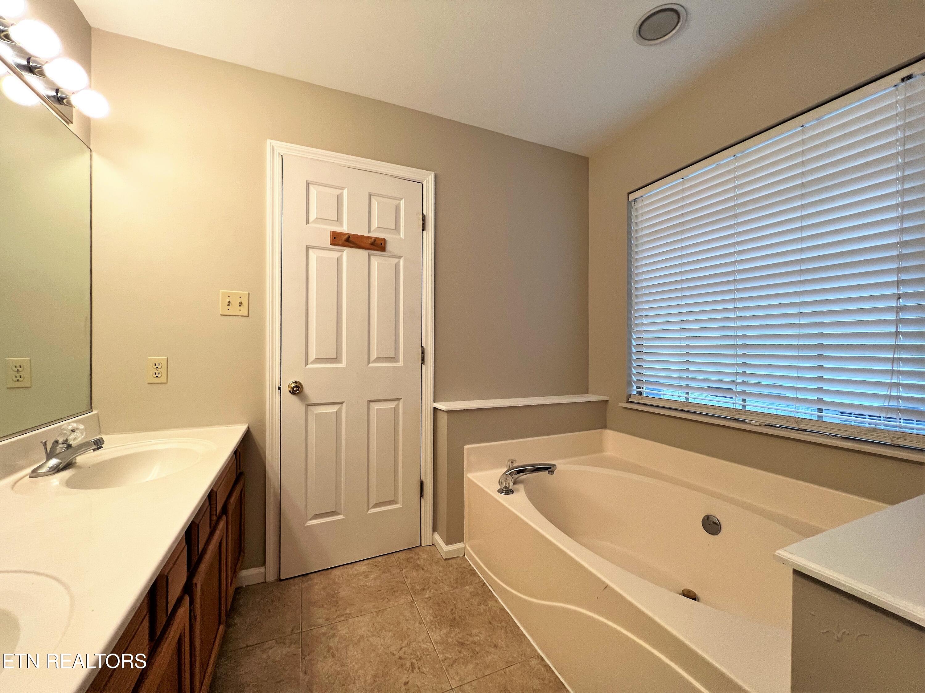 10025 Highgate Circle Knoxville TN 37931