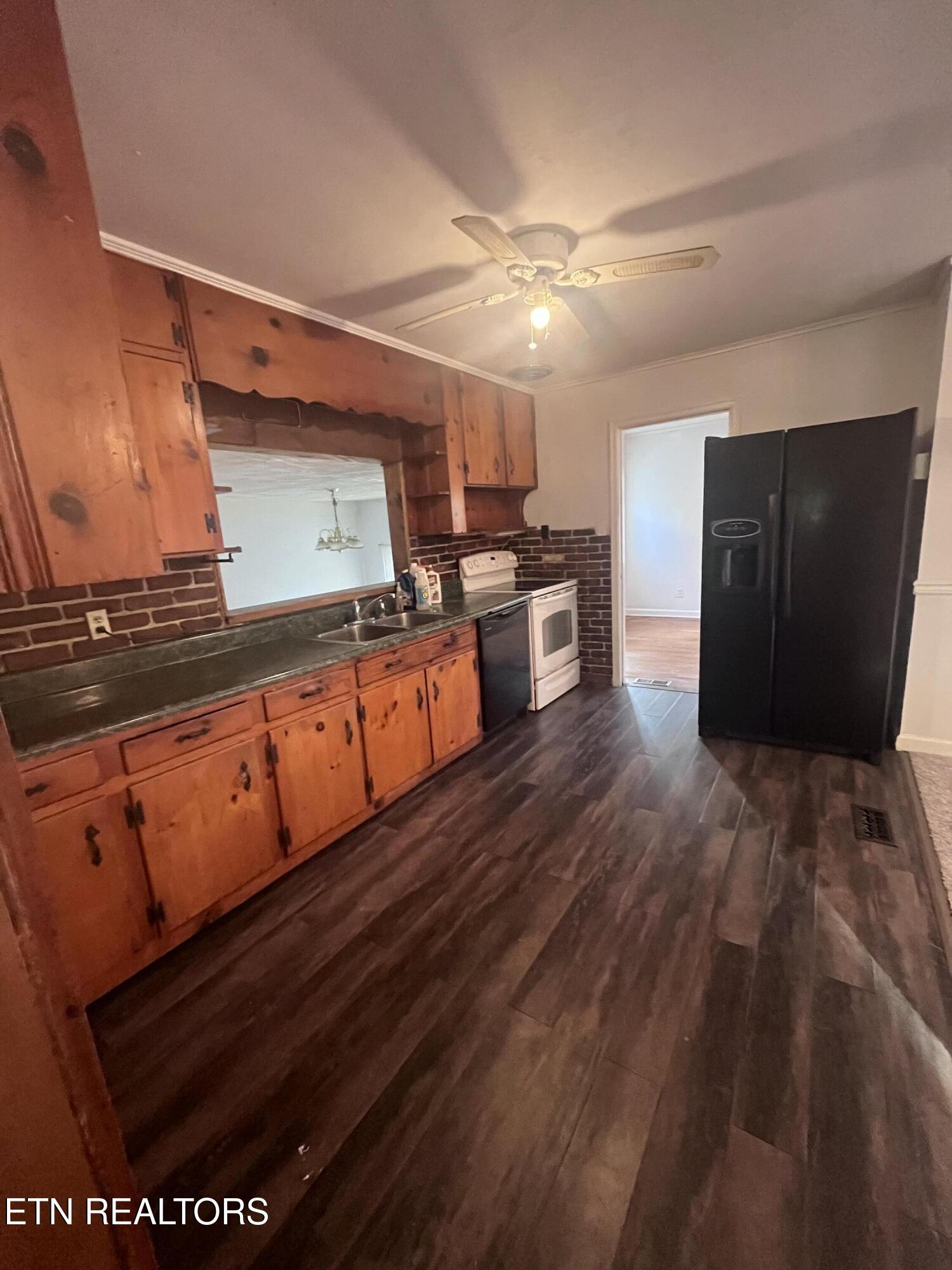 1109 Glenoaks Drive Knoxville TN 37918