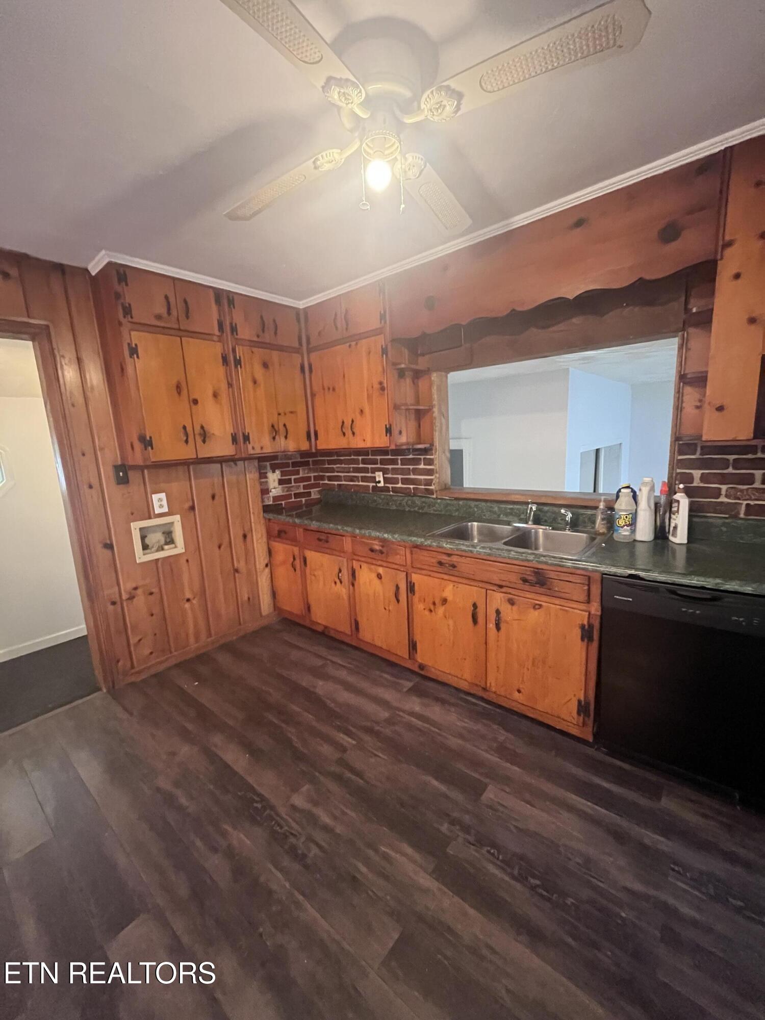 1109 Glenoaks Drive Knoxville TN 37918