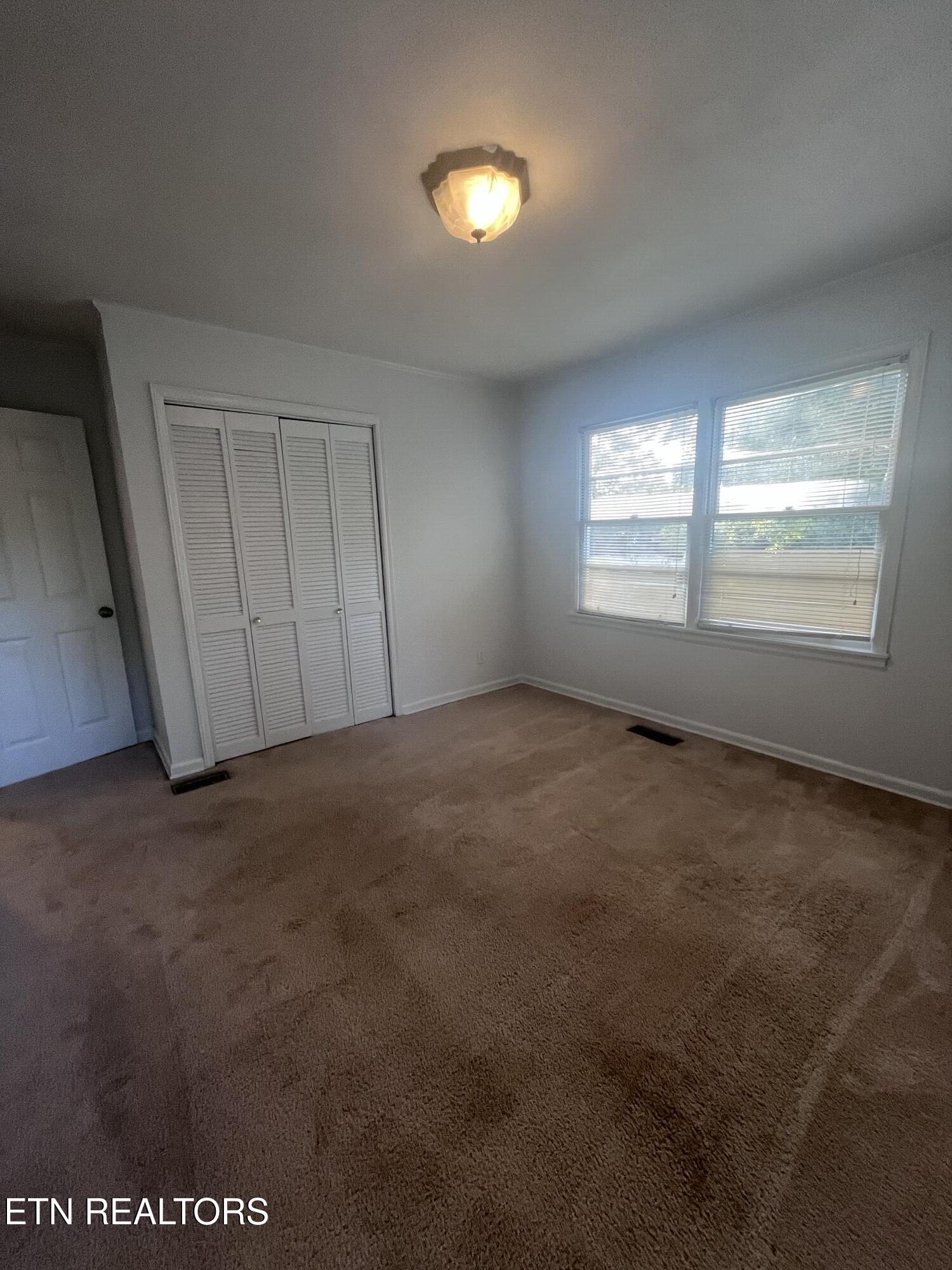 1109 Glenoaks Drive Knoxville TN 37918