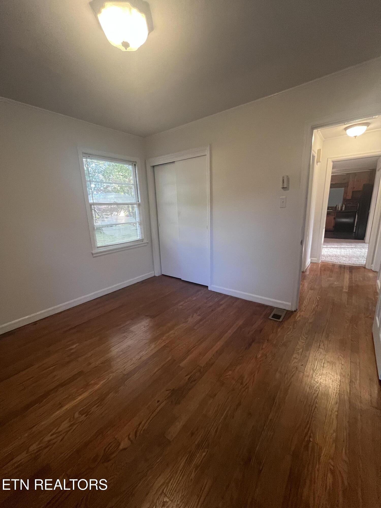 1109 Glenoaks Drive Knoxville TN 37918