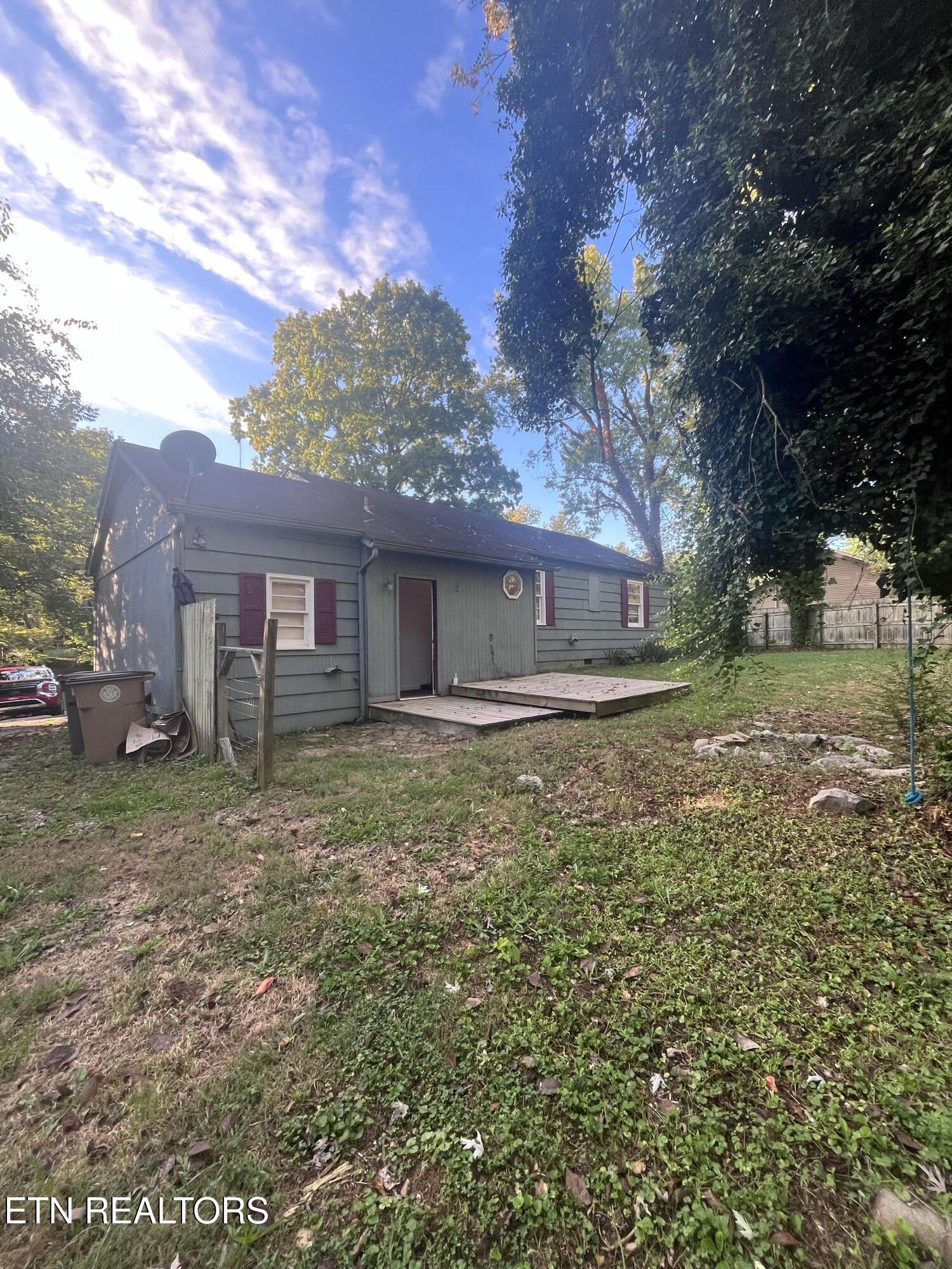 1109 Glenoaks Drive Knoxville TN 37918
