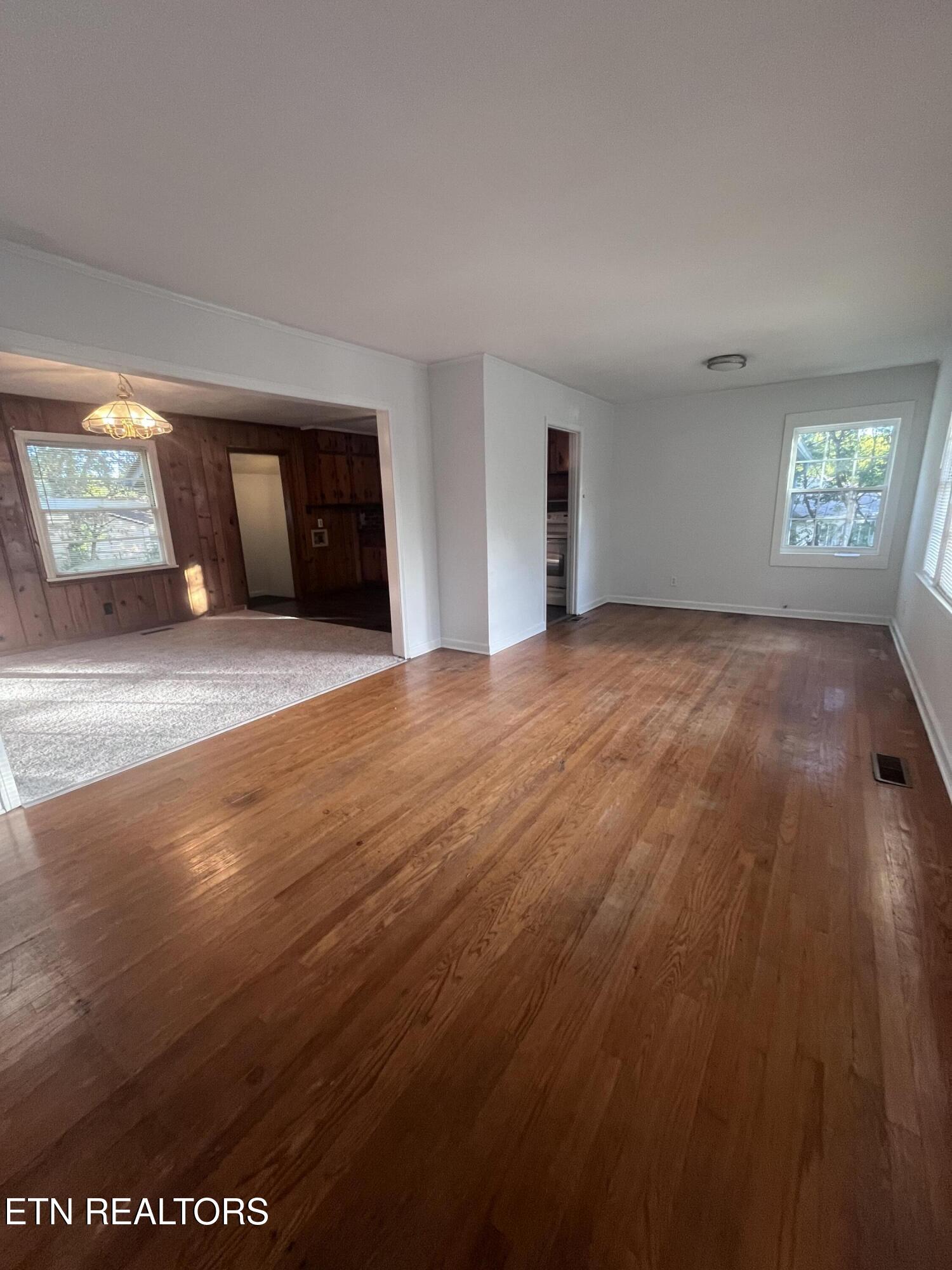 1109 Glenoaks Drive Knoxville TN 37918