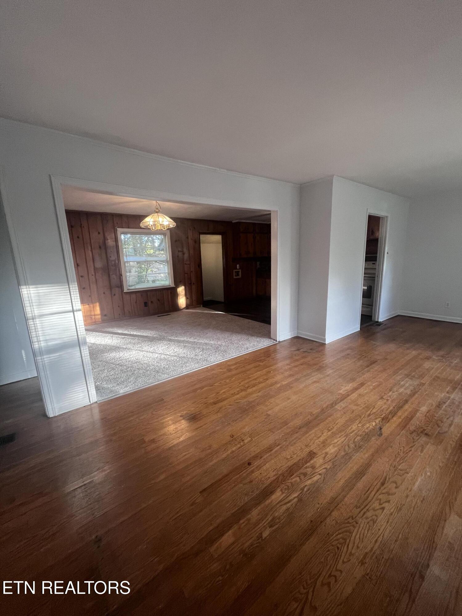 1109 Glenoaks Drive Knoxville TN 37918