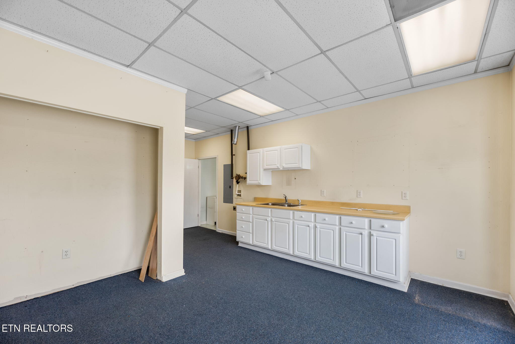 5034 N Broadway Street Knoxville TN 37918