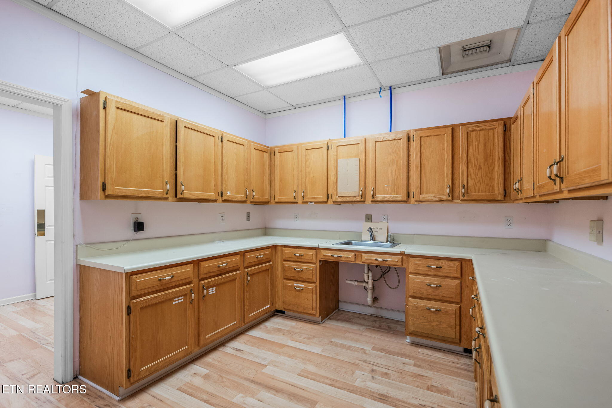 5034 N Broadway Street Knoxville TN 37918