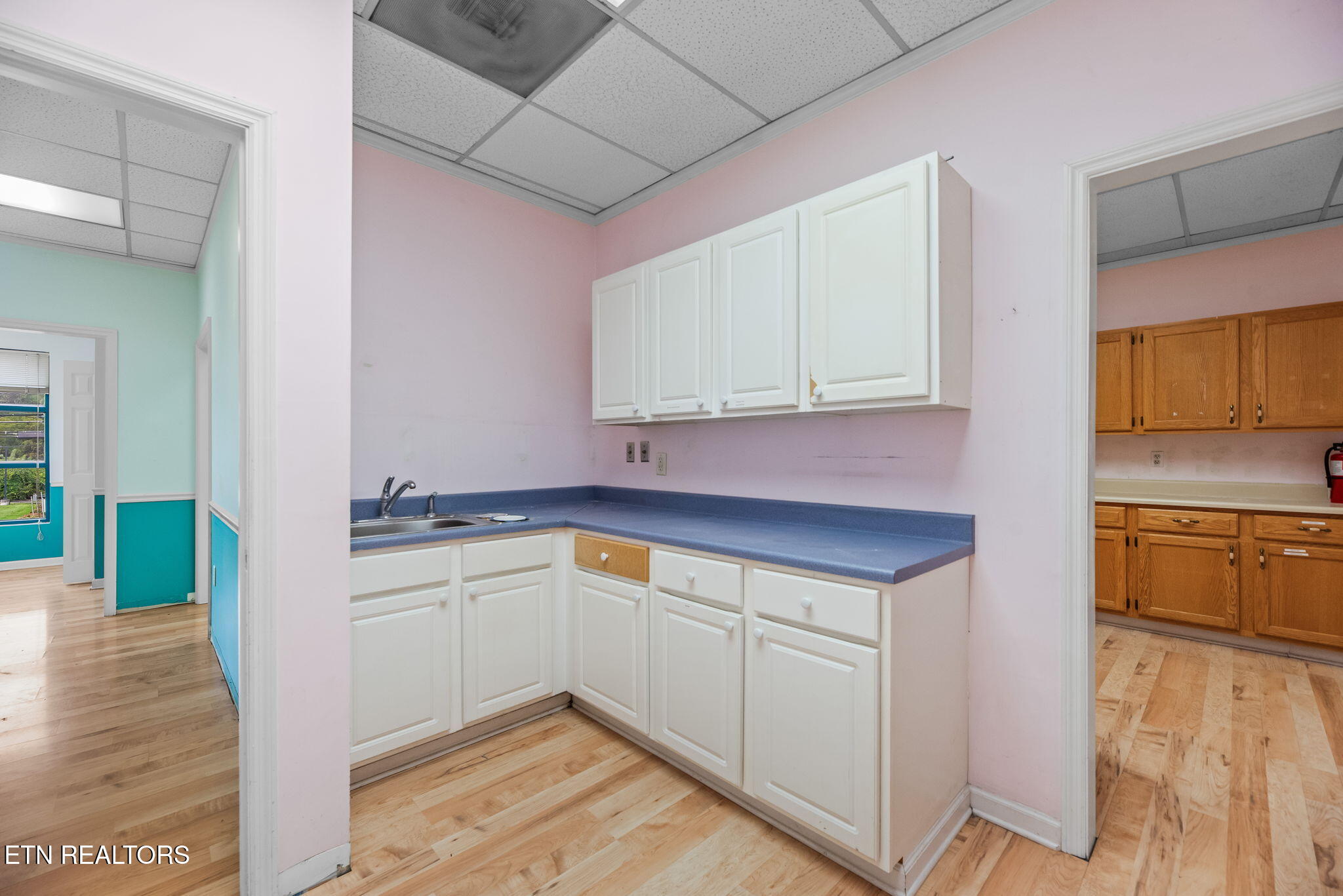 5034 N Broadway Street Knoxville TN 37918