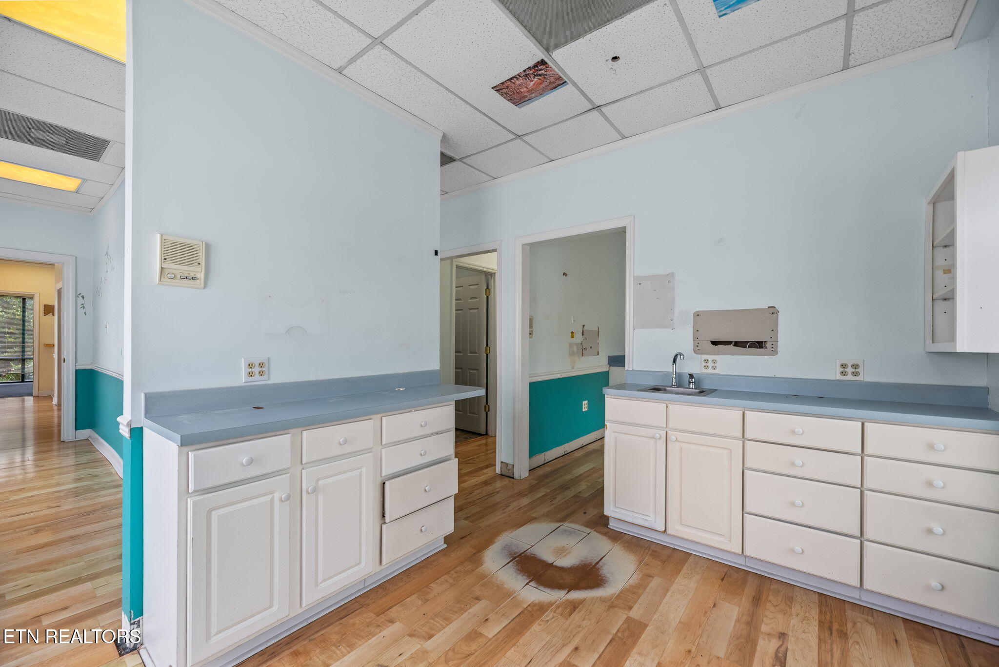 5034 N Broadway Street Knoxville TN 37918