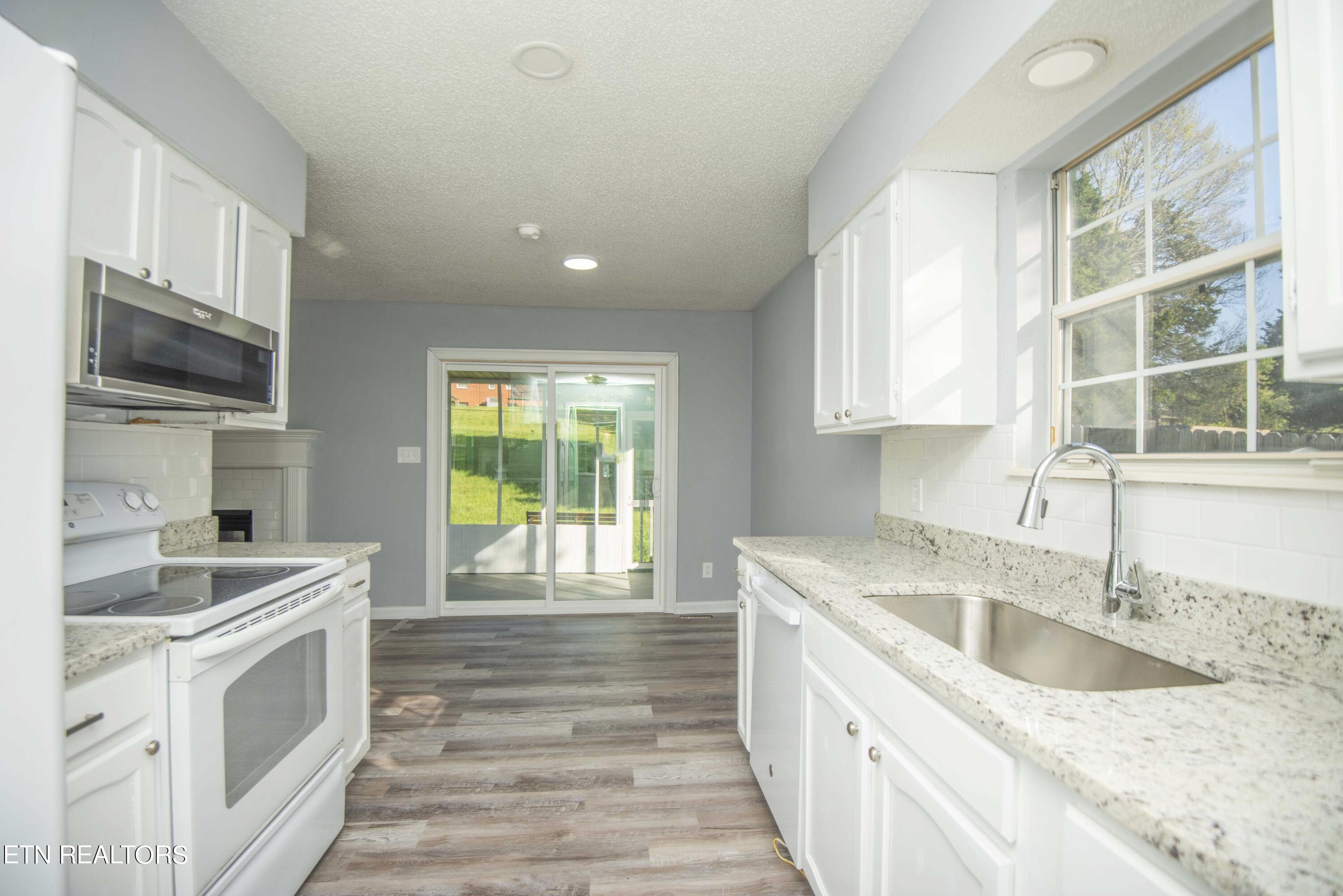 1109 E Emory Road Knoxville TN 37938