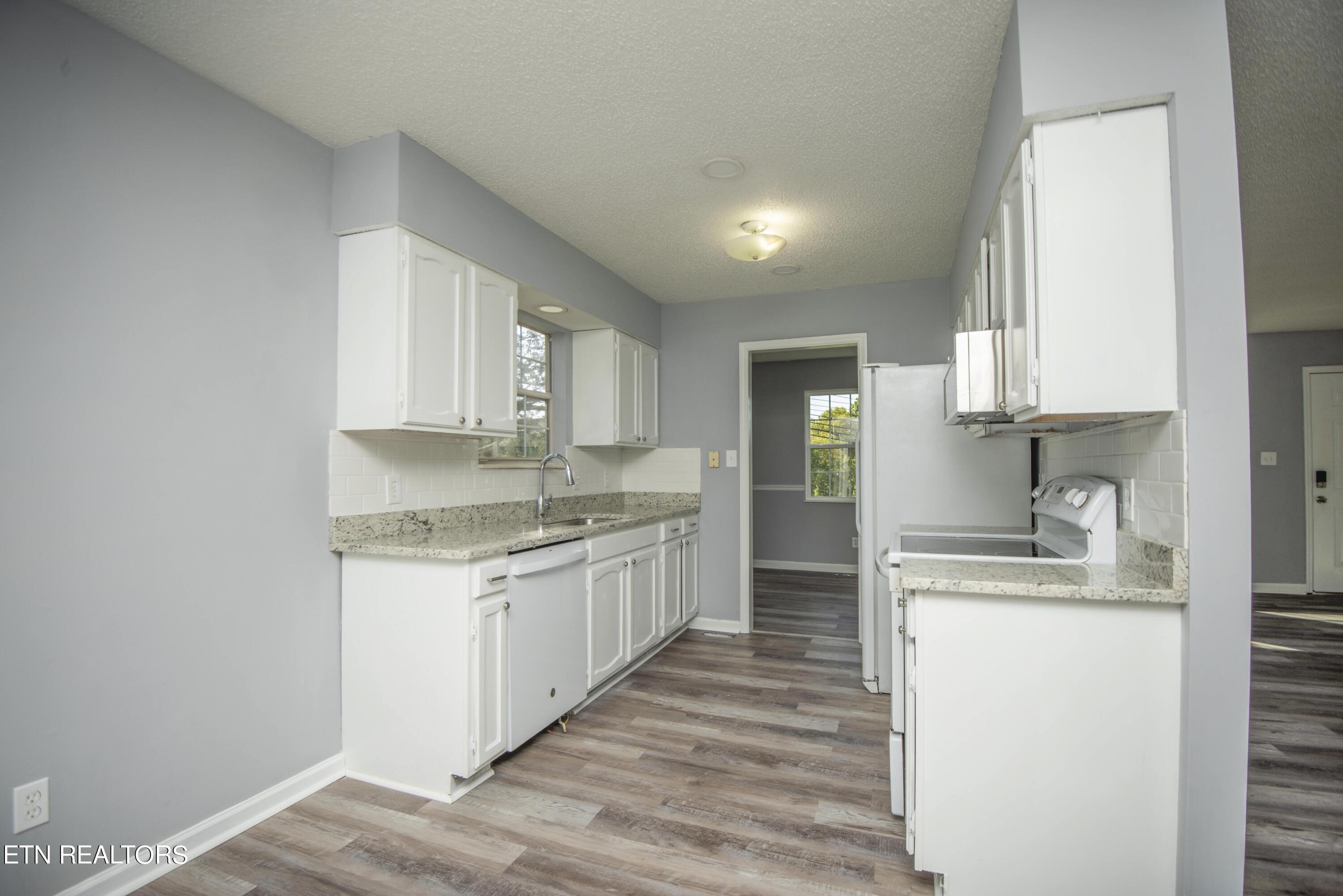 1109 E Emory Road Knoxville TN 37938