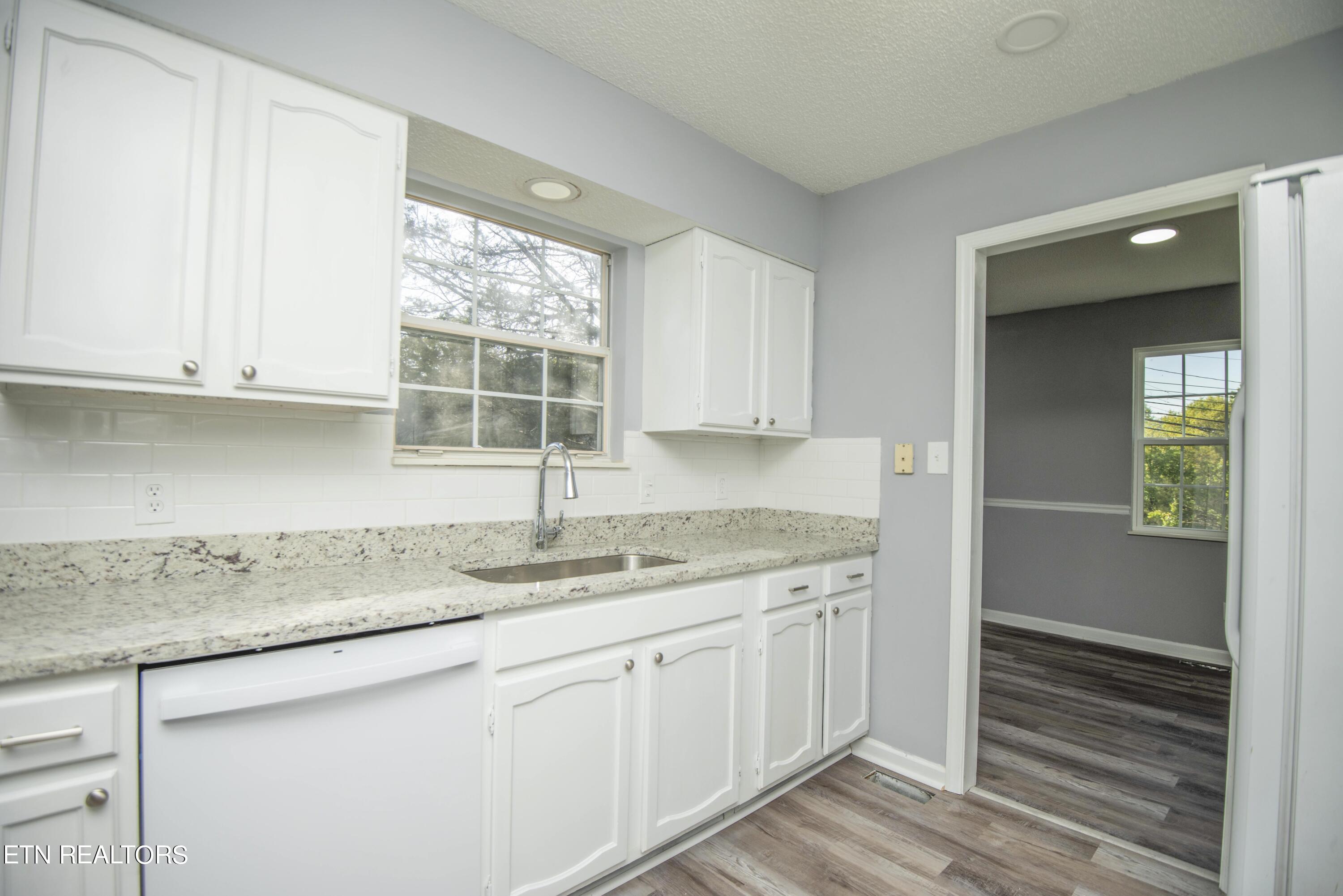 1109 E Emory Road Knoxville TN 37938