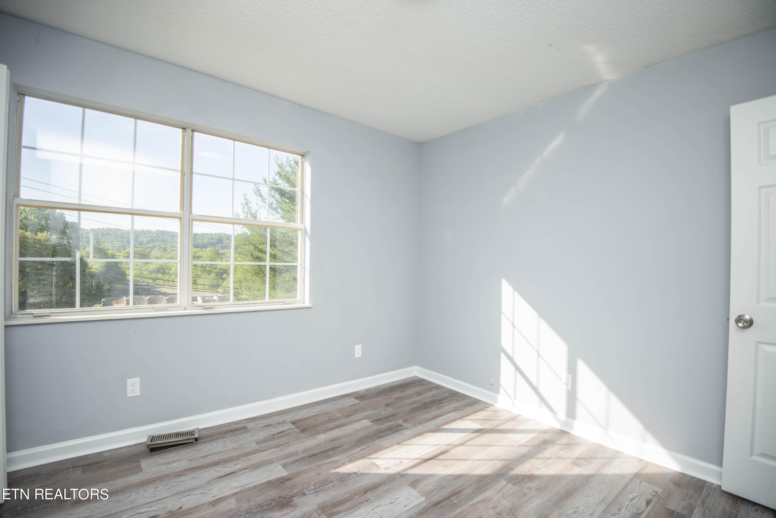 1109 E Emory Road Knoxville TN 37938